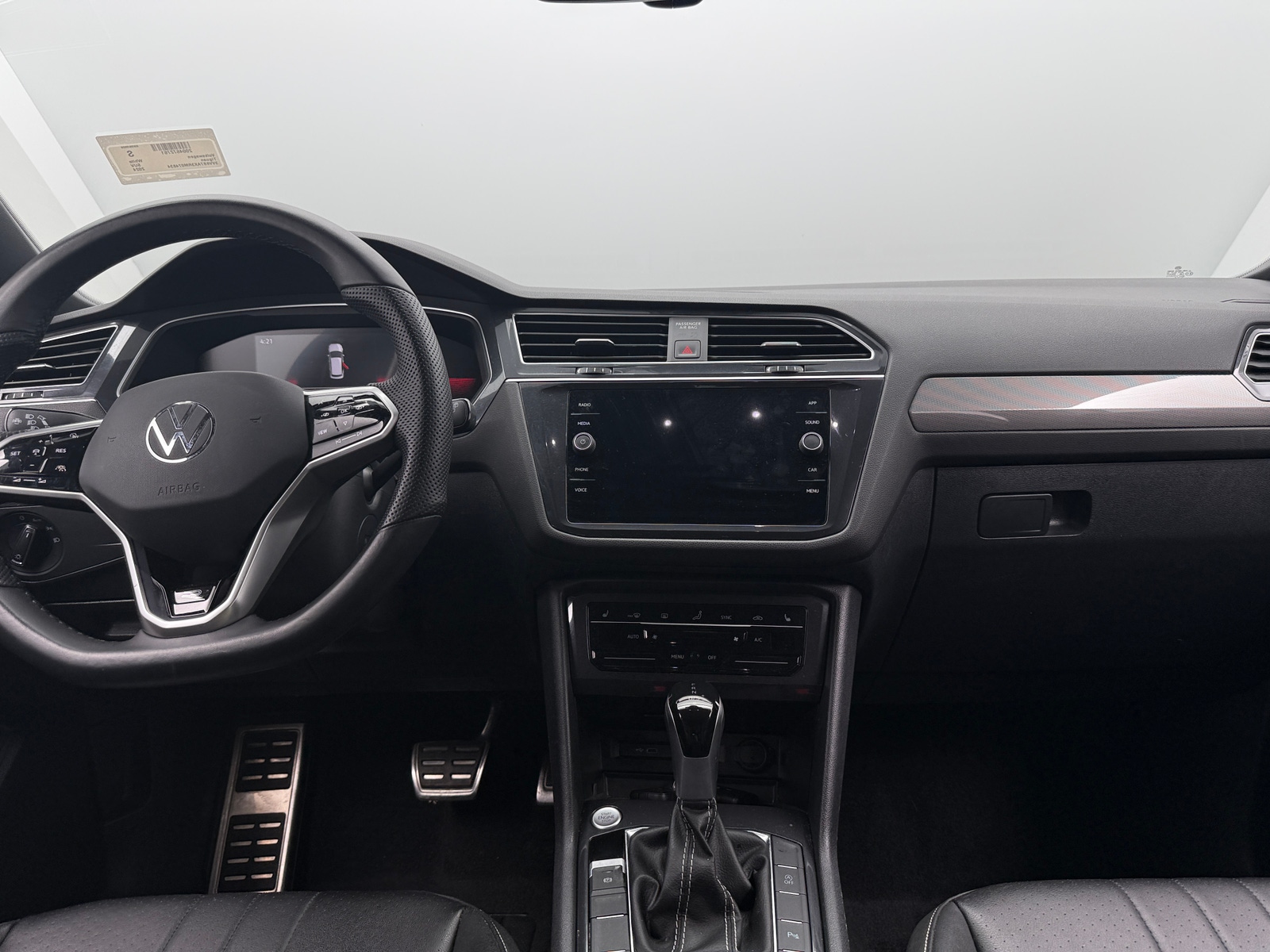 Thumbnail: 2024 Volkswagen Tiguan - 2