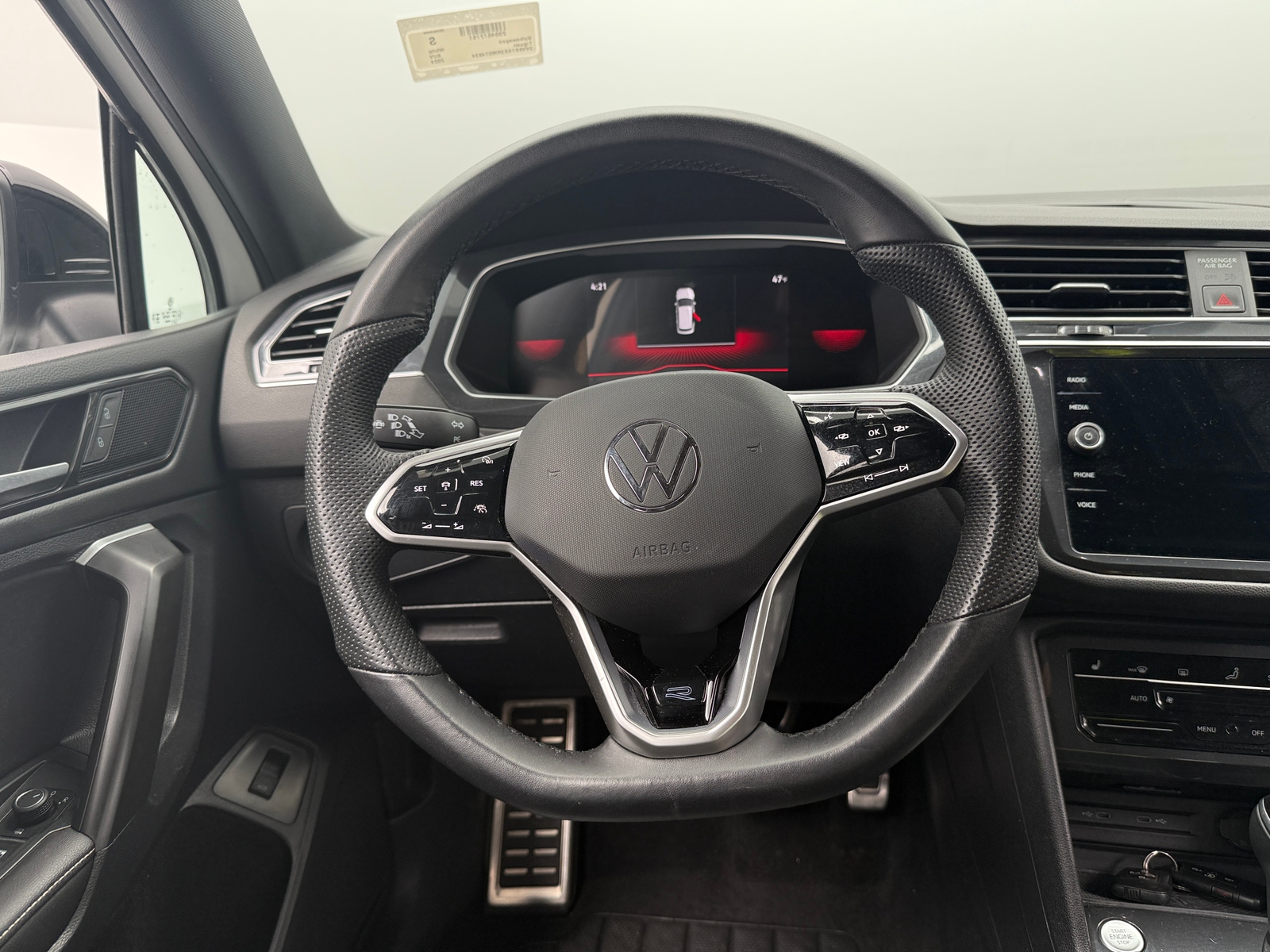 Thumbnail: 2024 Volkswagen Tiguan - 4
