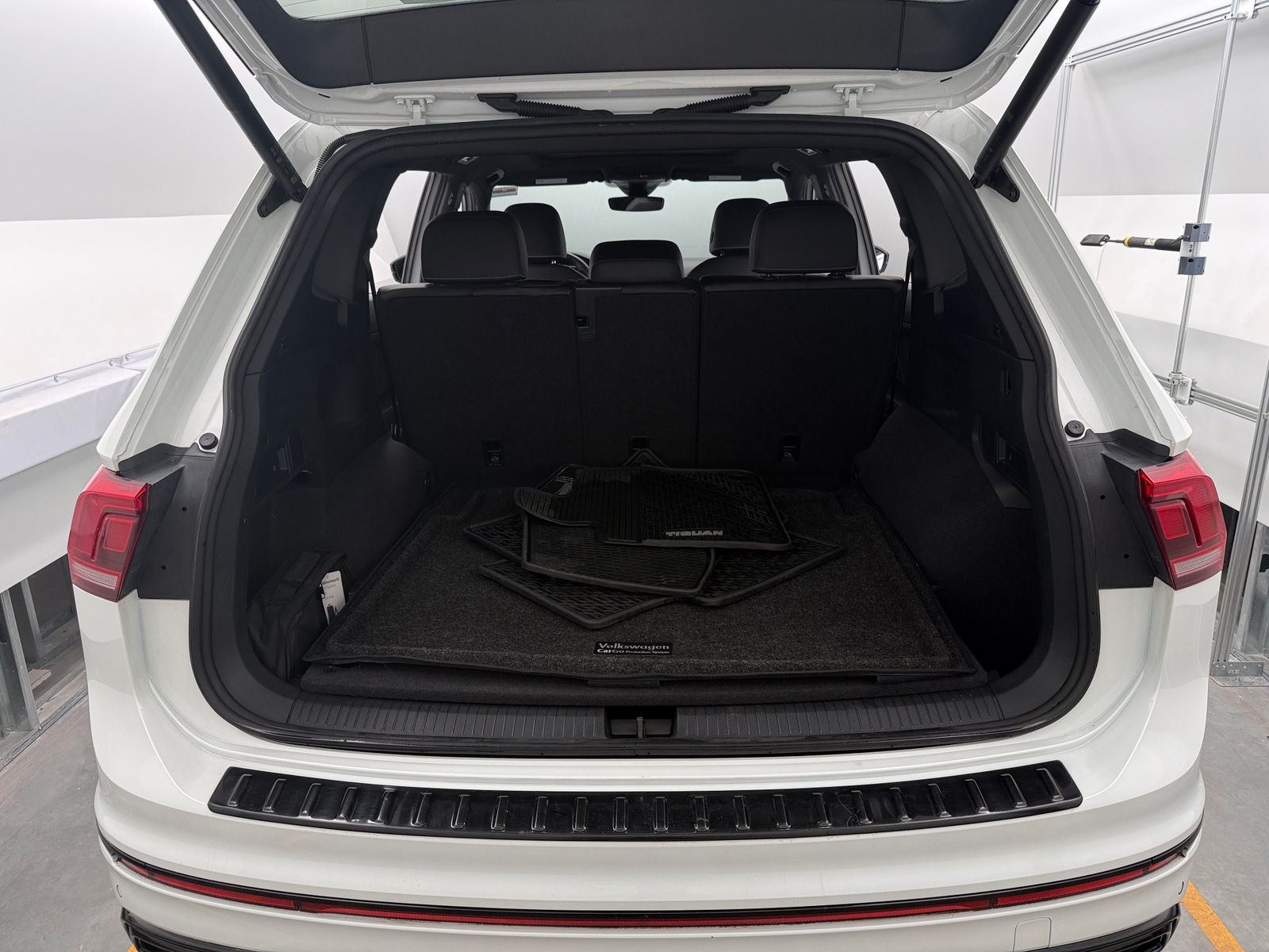 Thumbnail: 2024 Volkswagen Tiguan - 6