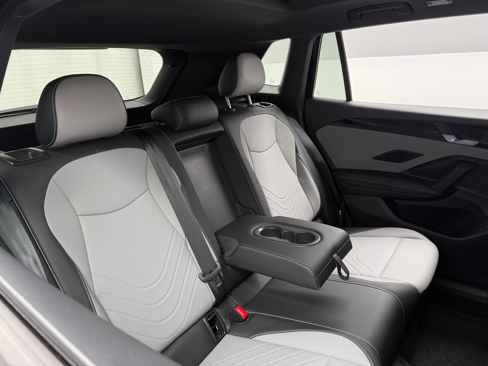 Thumbnail: 2025 Volkswagen Tiguan - 5