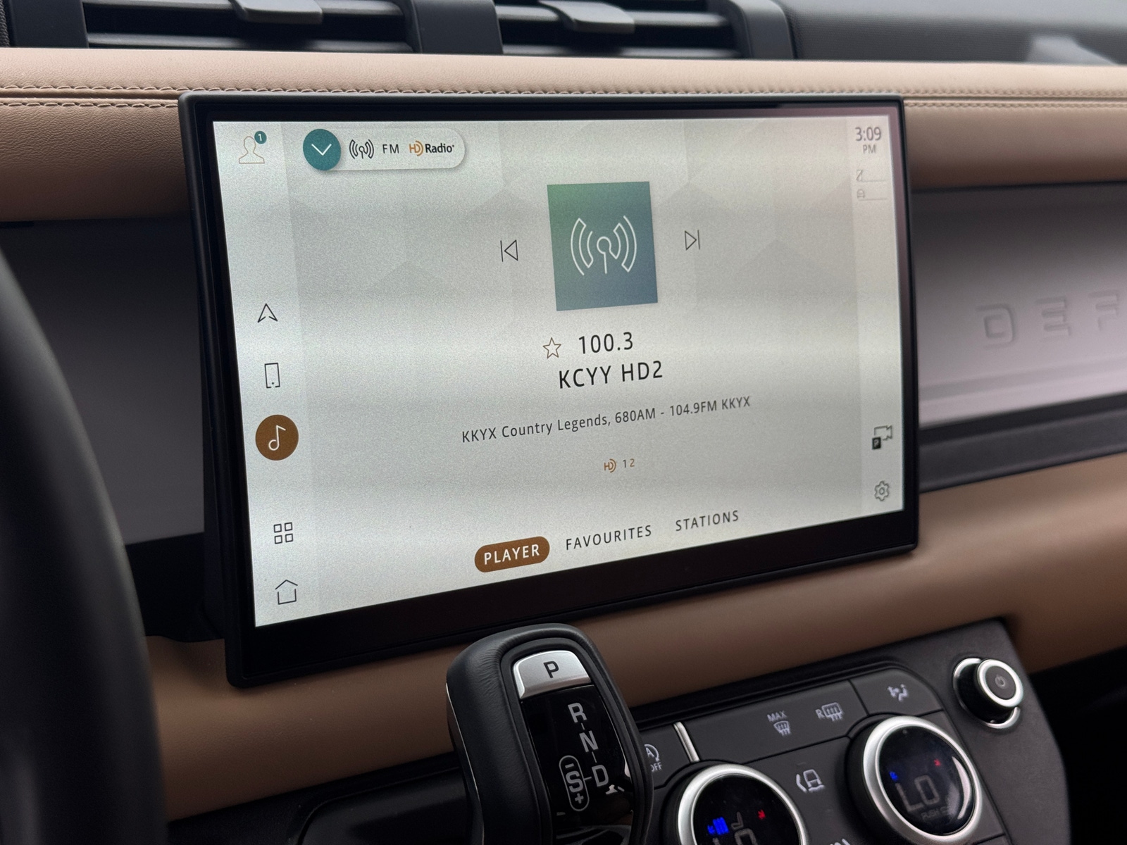 Thumbnail: 2025 Land Rover Defender - 3