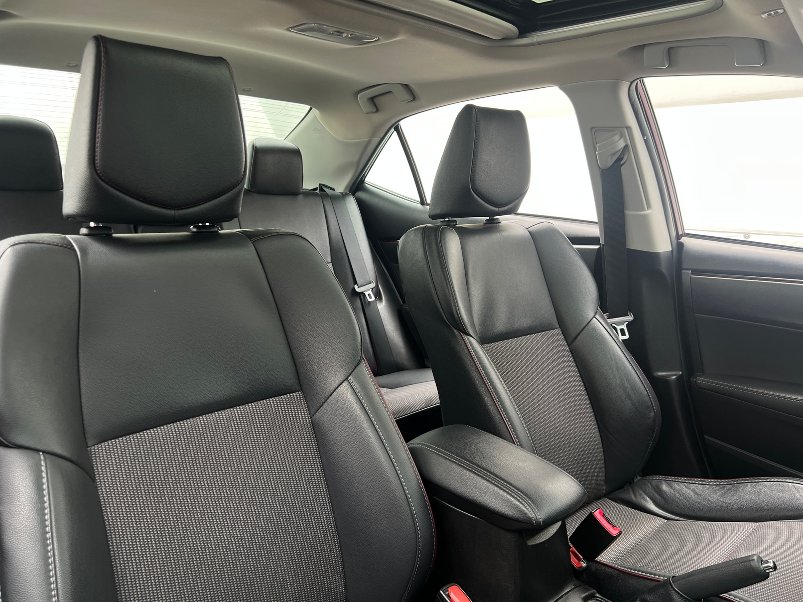 Thumbnail: 2017 Toyota Corolla - 2