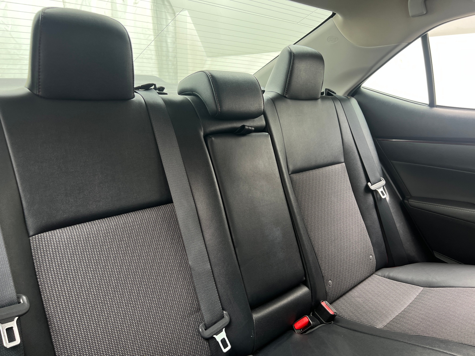 Thumbnail: 2017 Toyota Corolla - 6