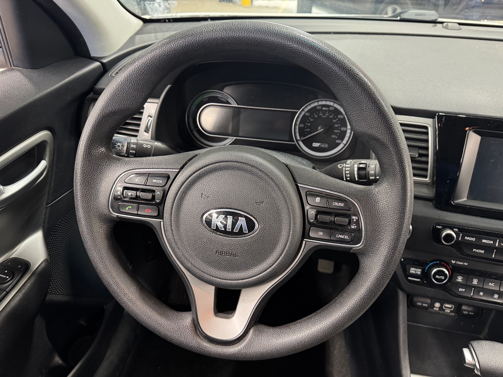 Thumbnail: 2017 Kia Niro - 5