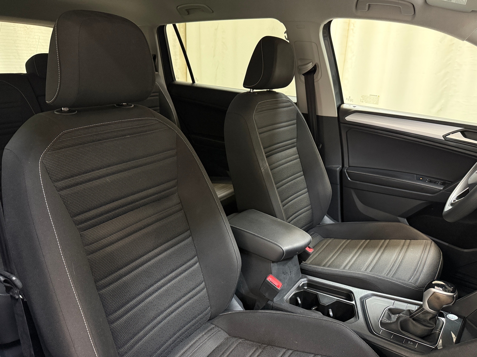 Thumbnail: 2023 Volkswagen Tiguan - 2