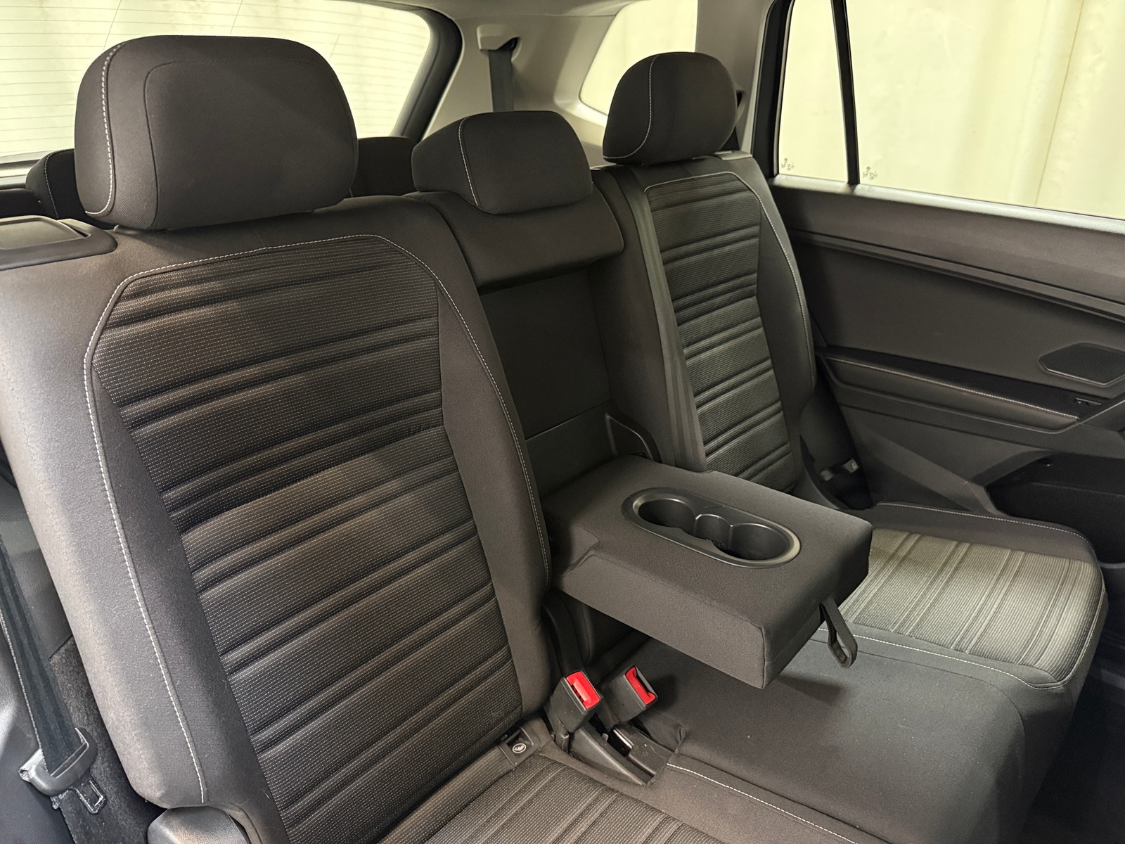 Thumbnail: 2023 Volkswagen Tiguan - 6