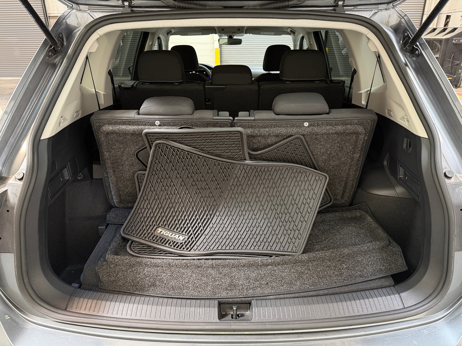 Thumbnail: 2023 Volkswagen Tiguan - 7