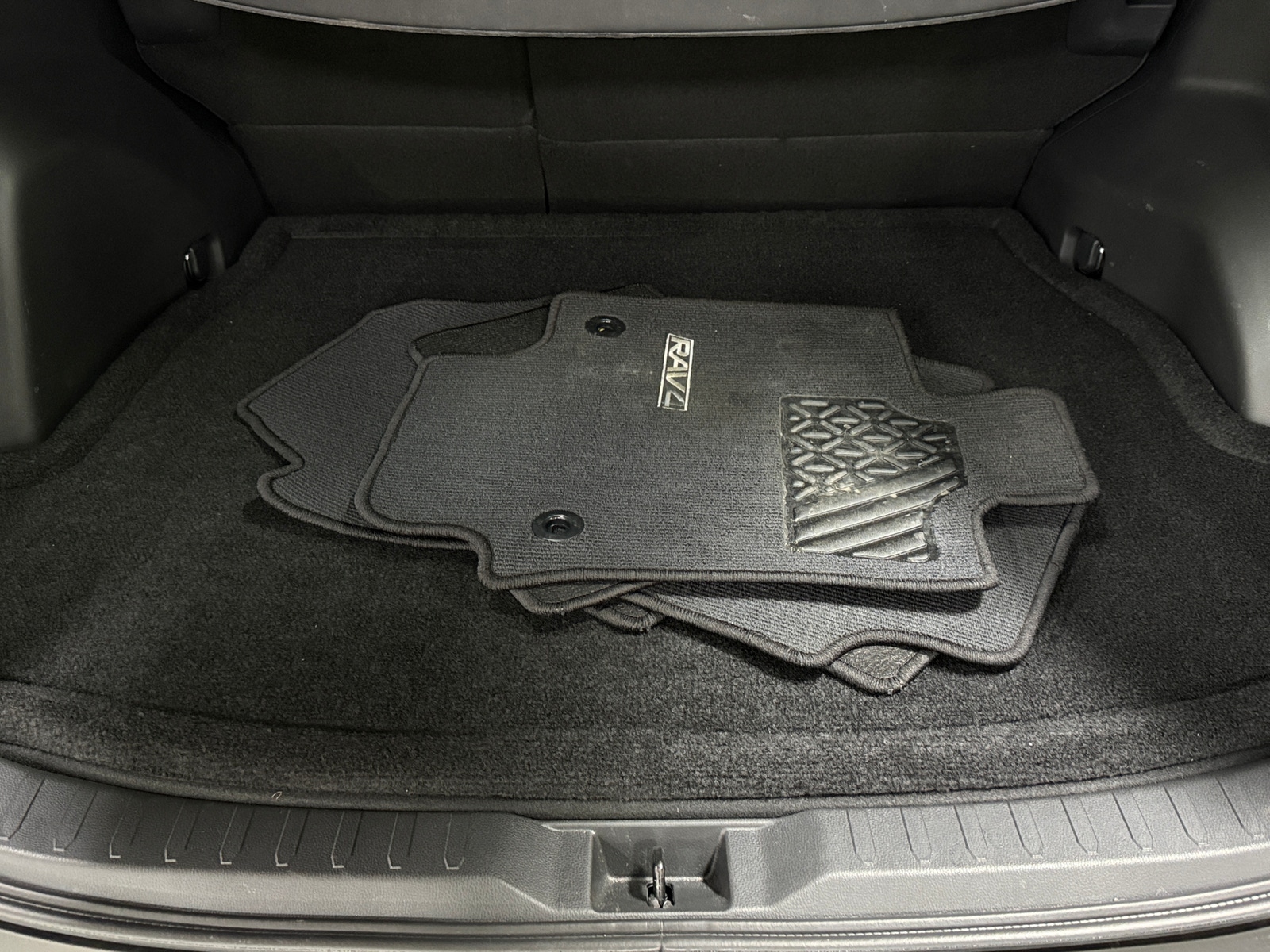 Thumbnail: 2025 Toyota RAV4 - 7