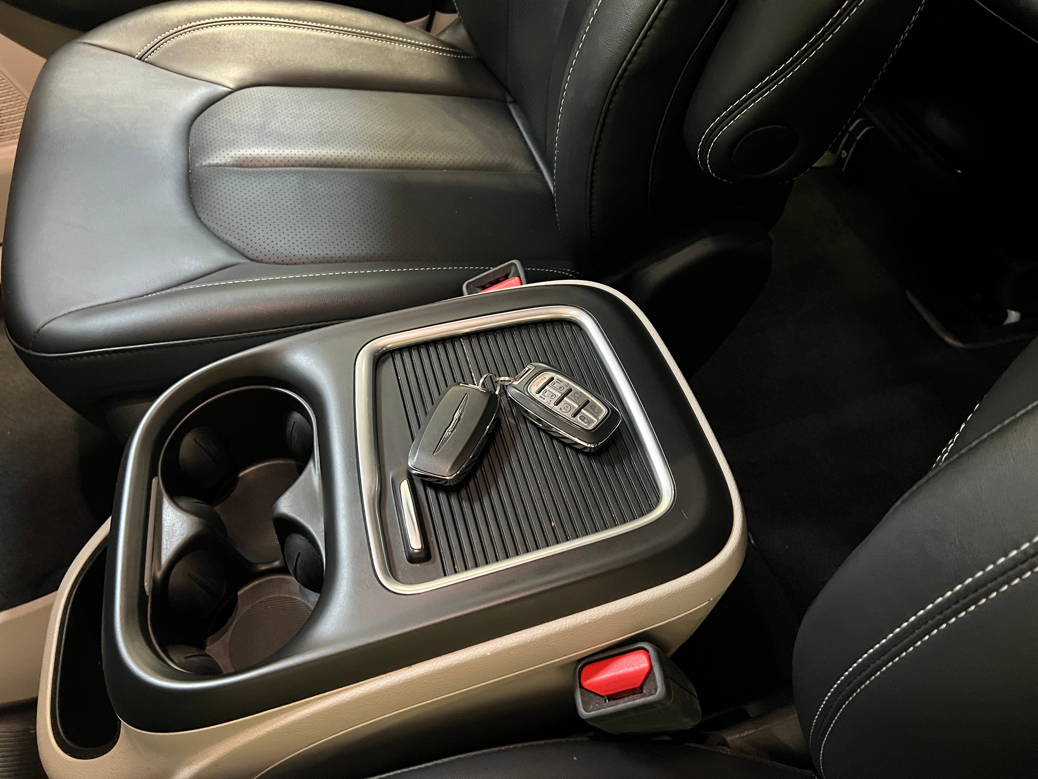 2024 Chrysler Pacifica PHEV Select - Photo 13