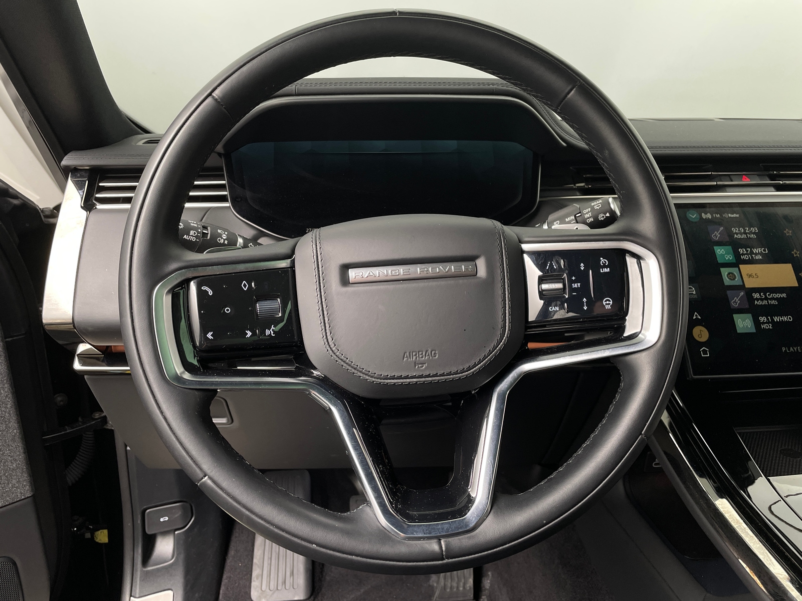 Thumbnail: 2025 Land Rover Range Rover Sport - 4