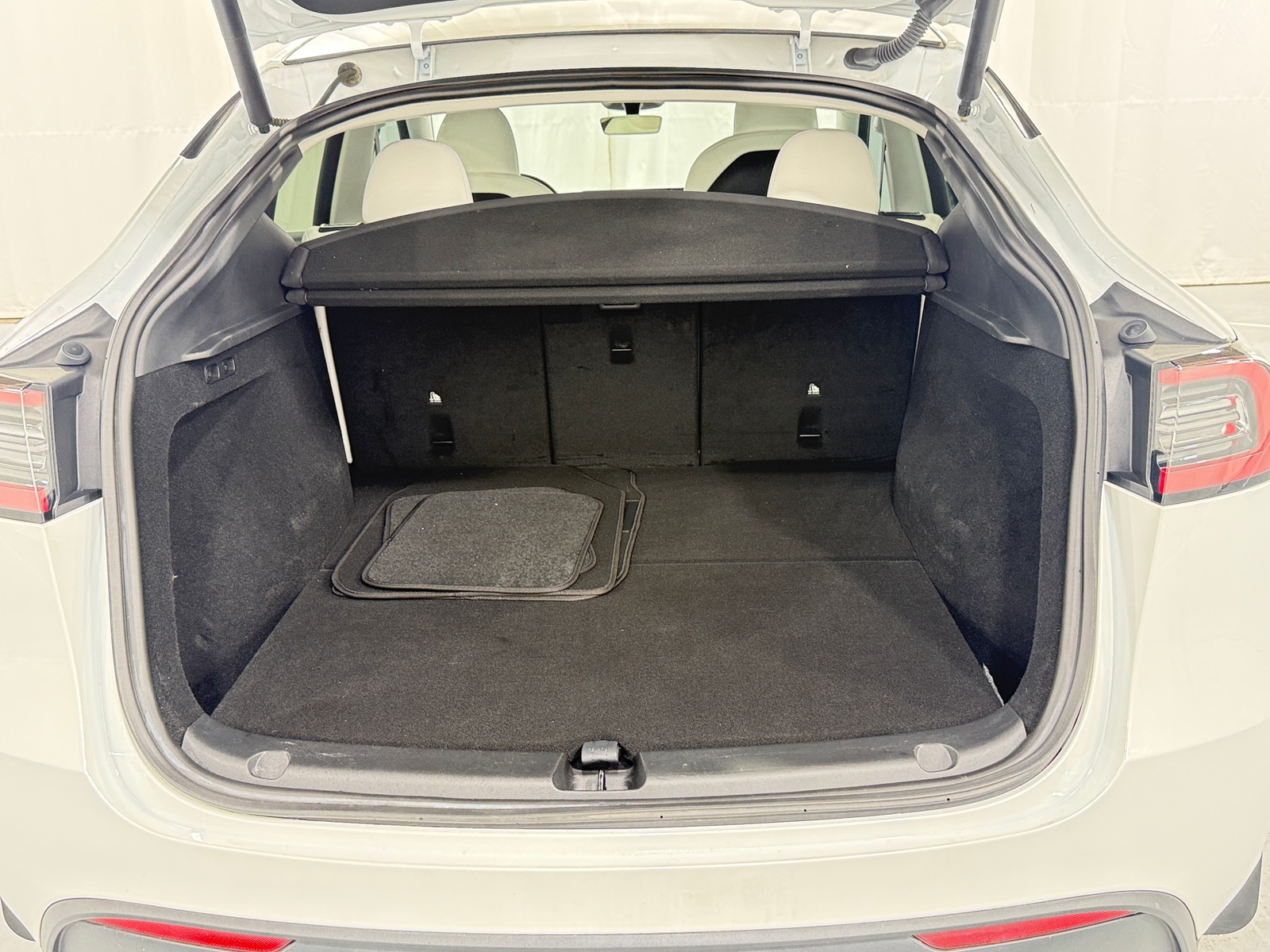 Thumbnail: 2023 Tesla Model Y - 6