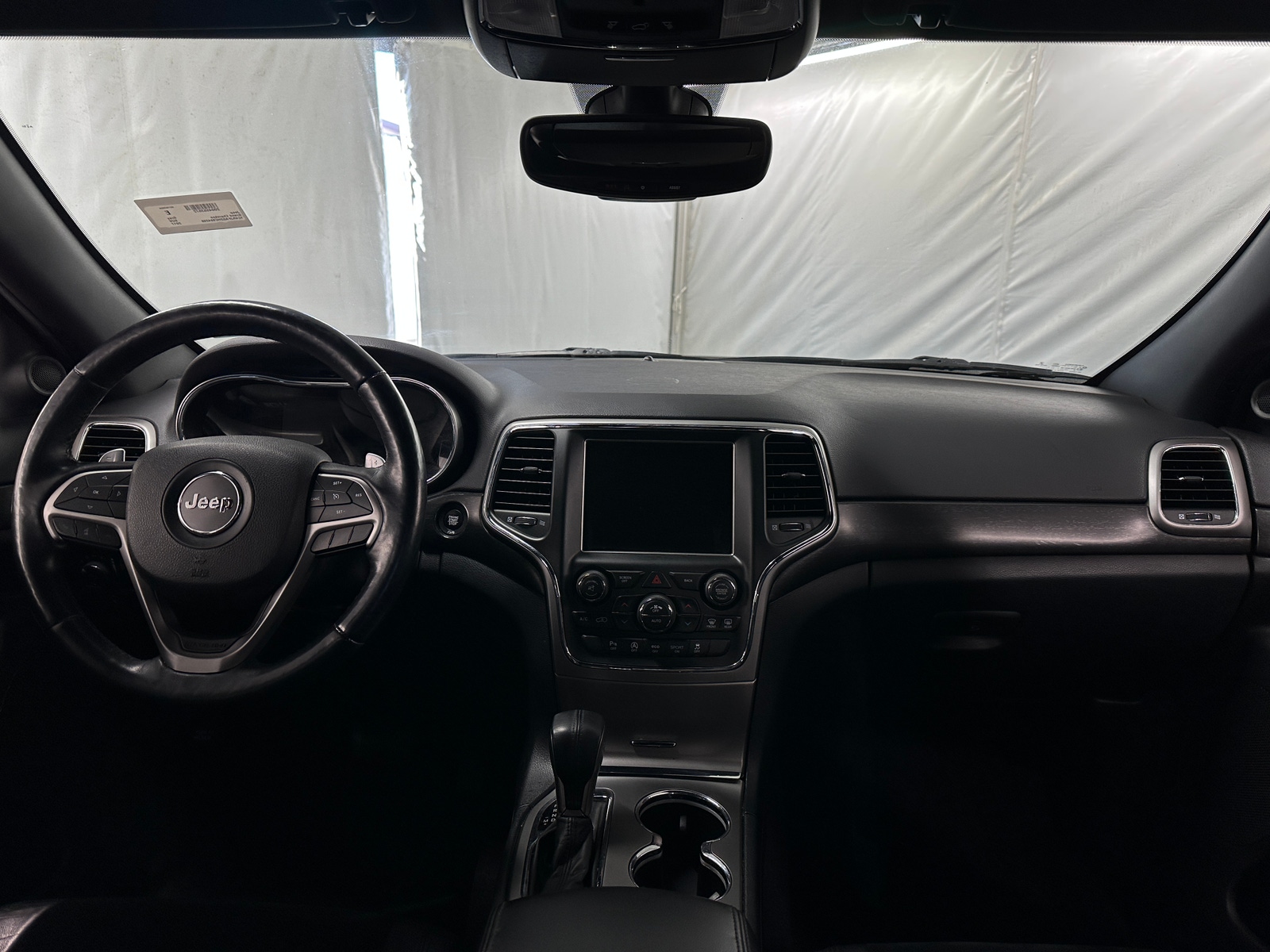 Thumbnail: 2017 Jeep Grand Cherokee - 3