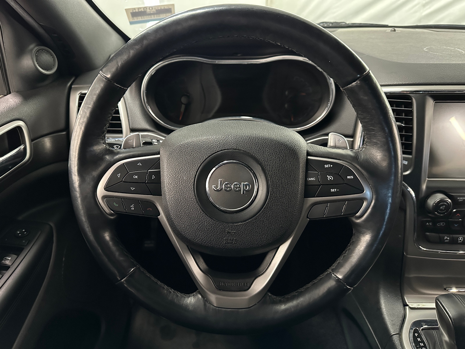 Thumbnail: 2017 Jeep Grand Cherokee - 5