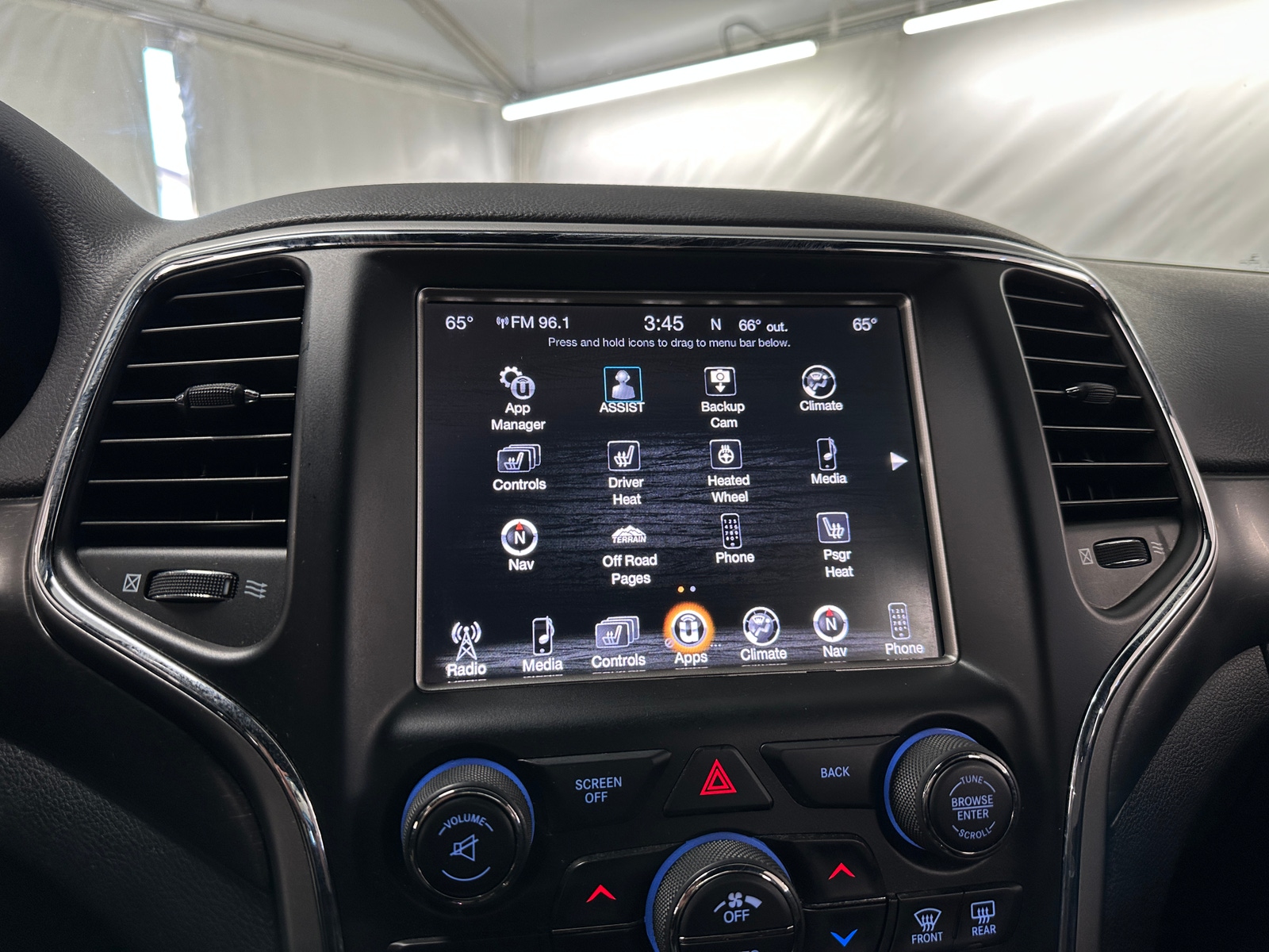 Thumbnail: 2017 Jeep Grand Cherokee - 4