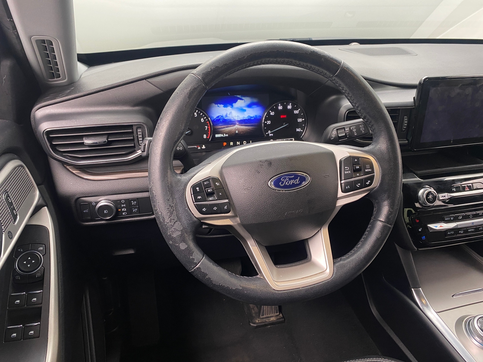 Thumbnail: 2022 Ford Explorer - 4