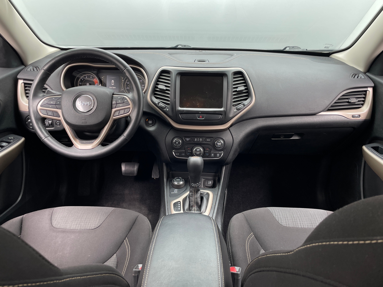 Thumbnail: 2017 Jeep Cherokee - 3