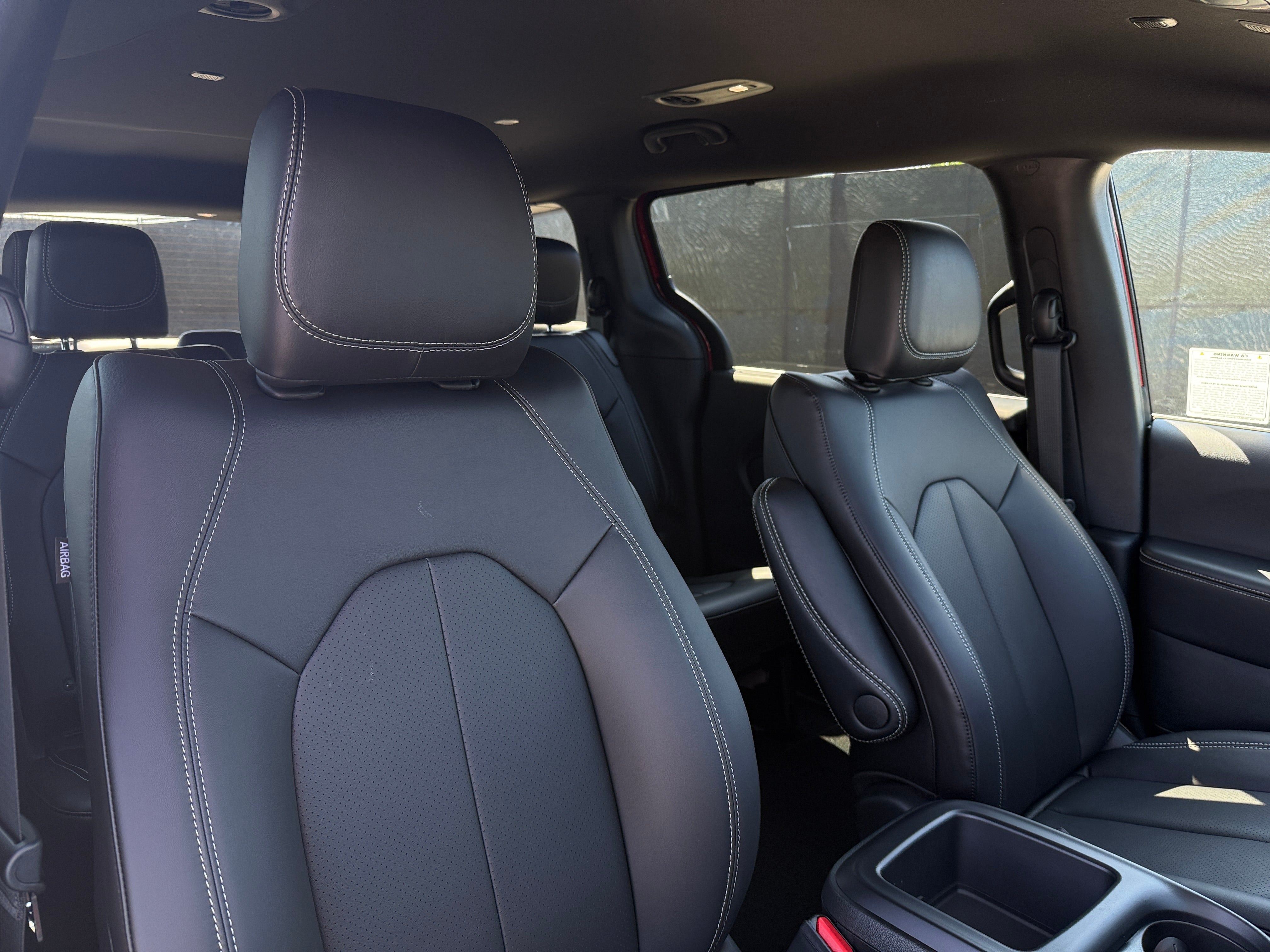 2026 Chrysler Voyager LX's photo