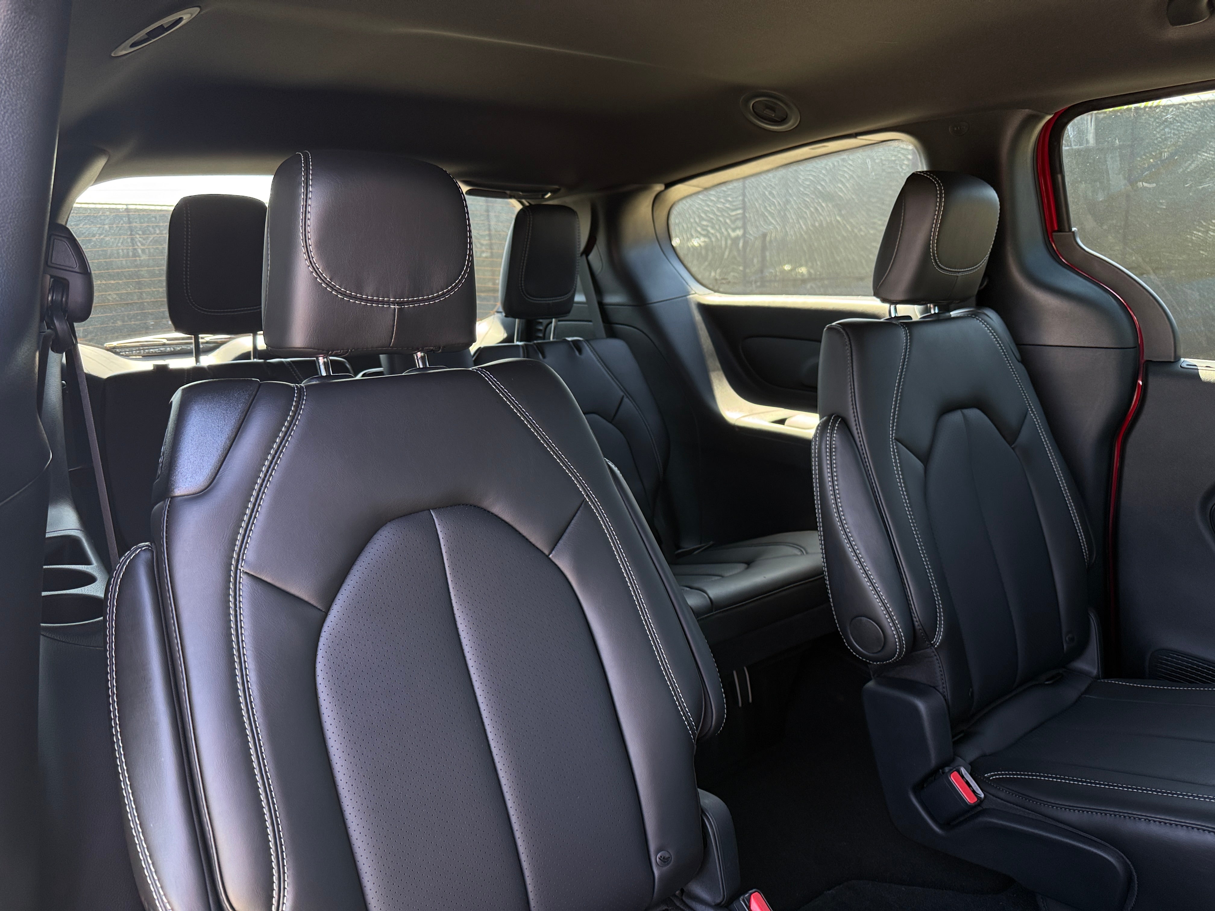 2026 Chrysler Voyager LX's photo