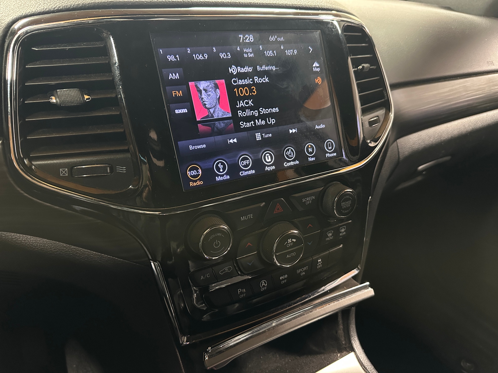 Thumbnail: 2019 Jeep Grand Cherokee - 4