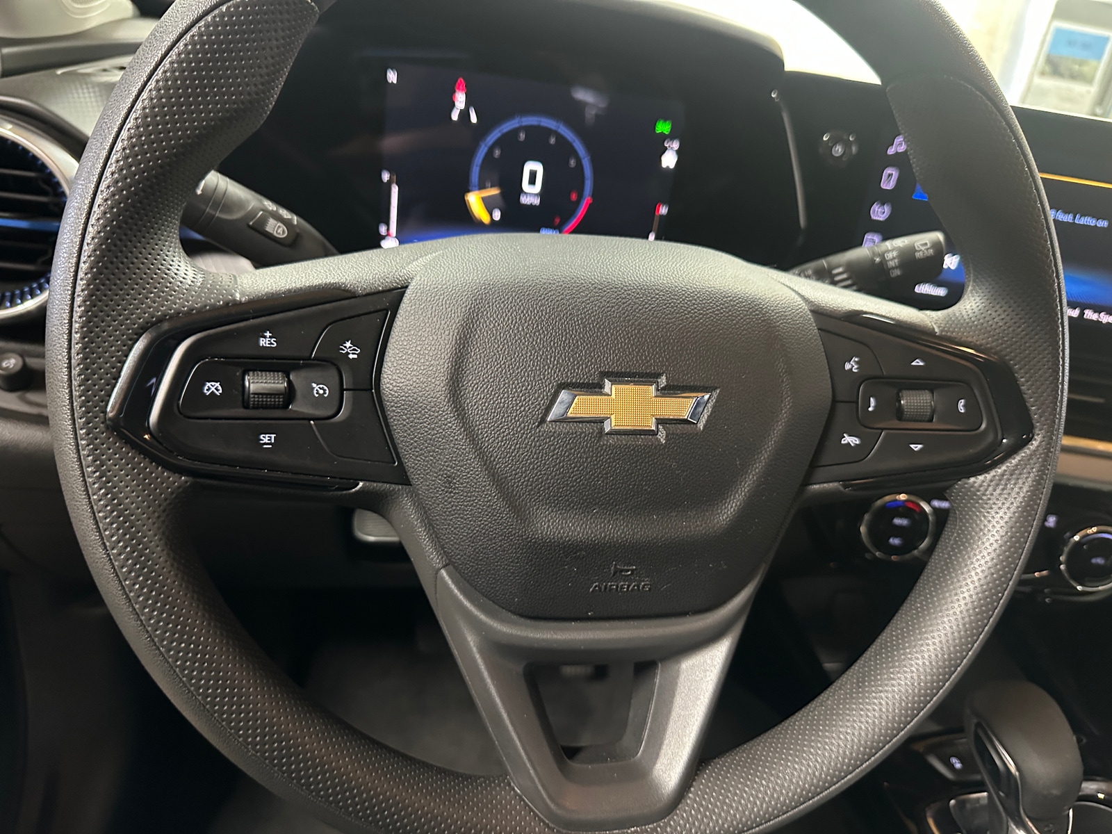 Thumbnail: 2025 Chevrolet Trax - 5