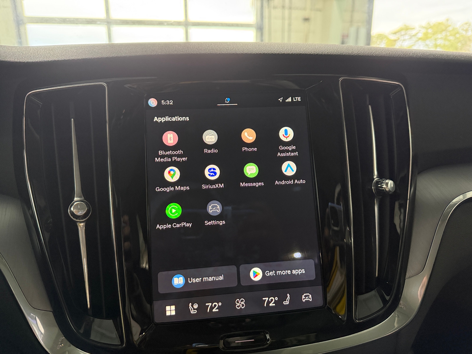 Thumbnail: 2025 Volvo S60 - 3