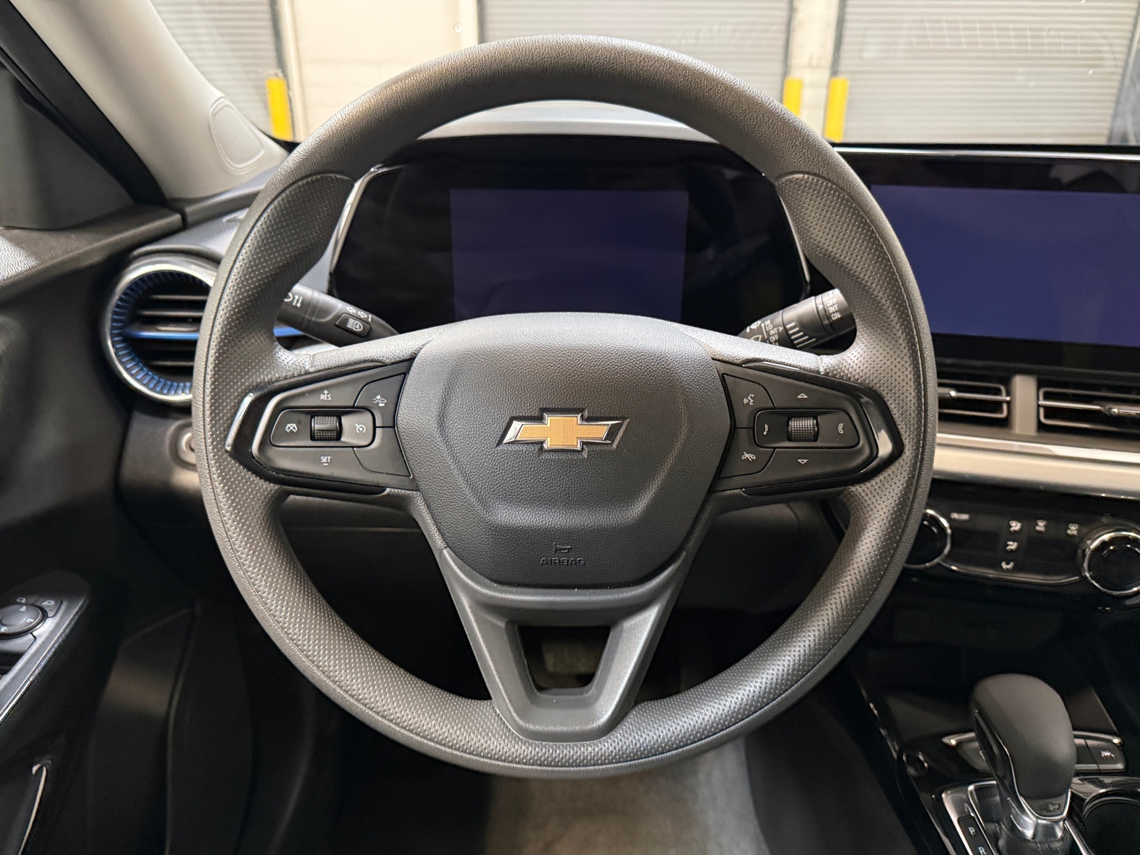 Thumbnail: 2025 Chevrolet Trax - 5