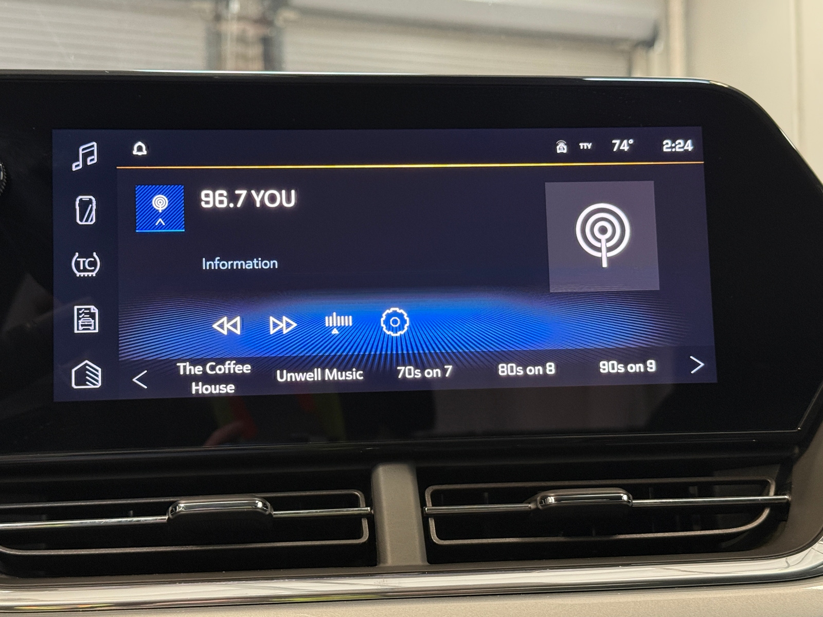 Thumbnail: 2025 Chevrolet Trax - 4