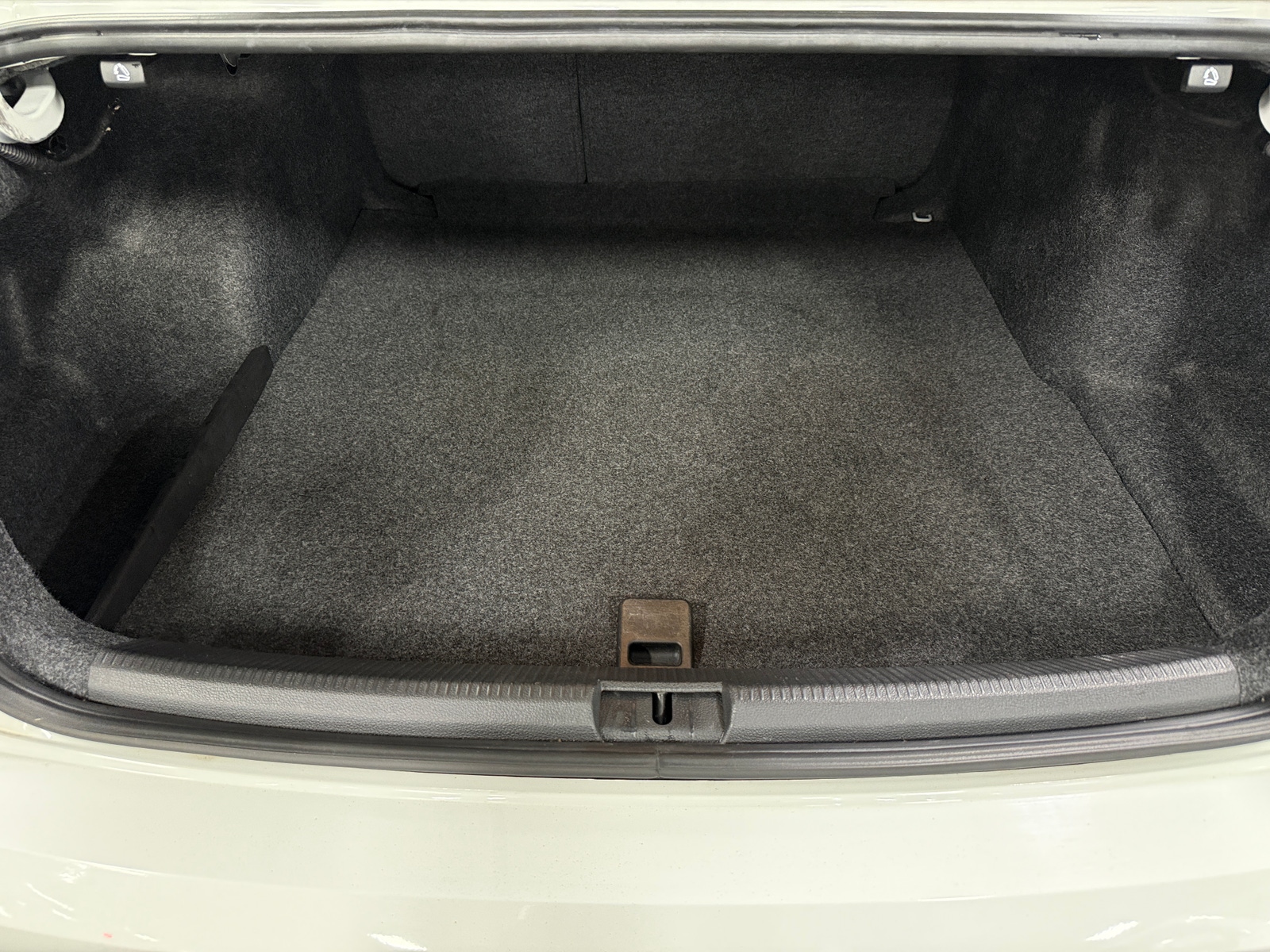 Thumbnail: 2018 Volkswagen Passat - 7