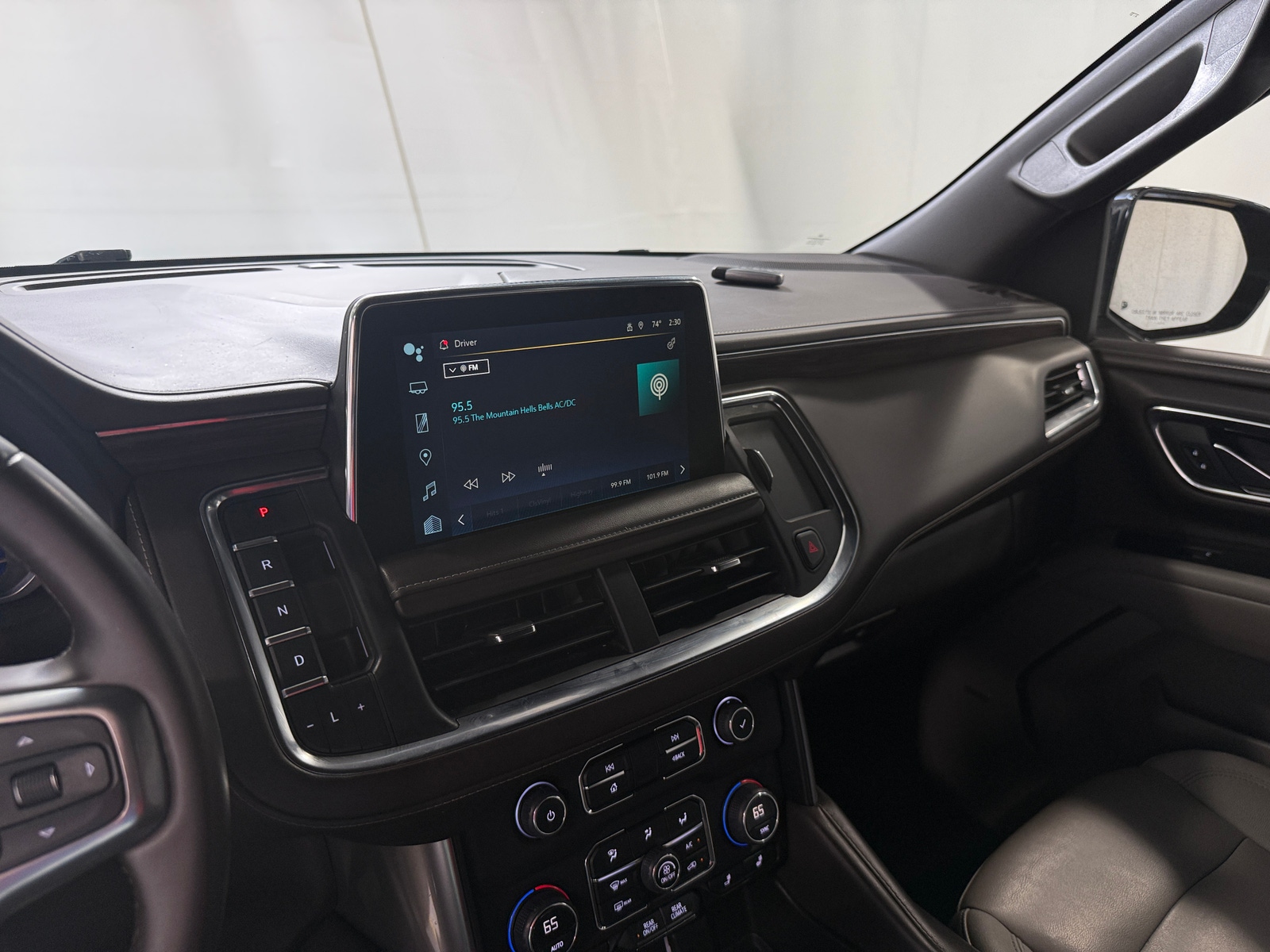 Thumbnail: 2023 Chevrolet Tahoe - 3