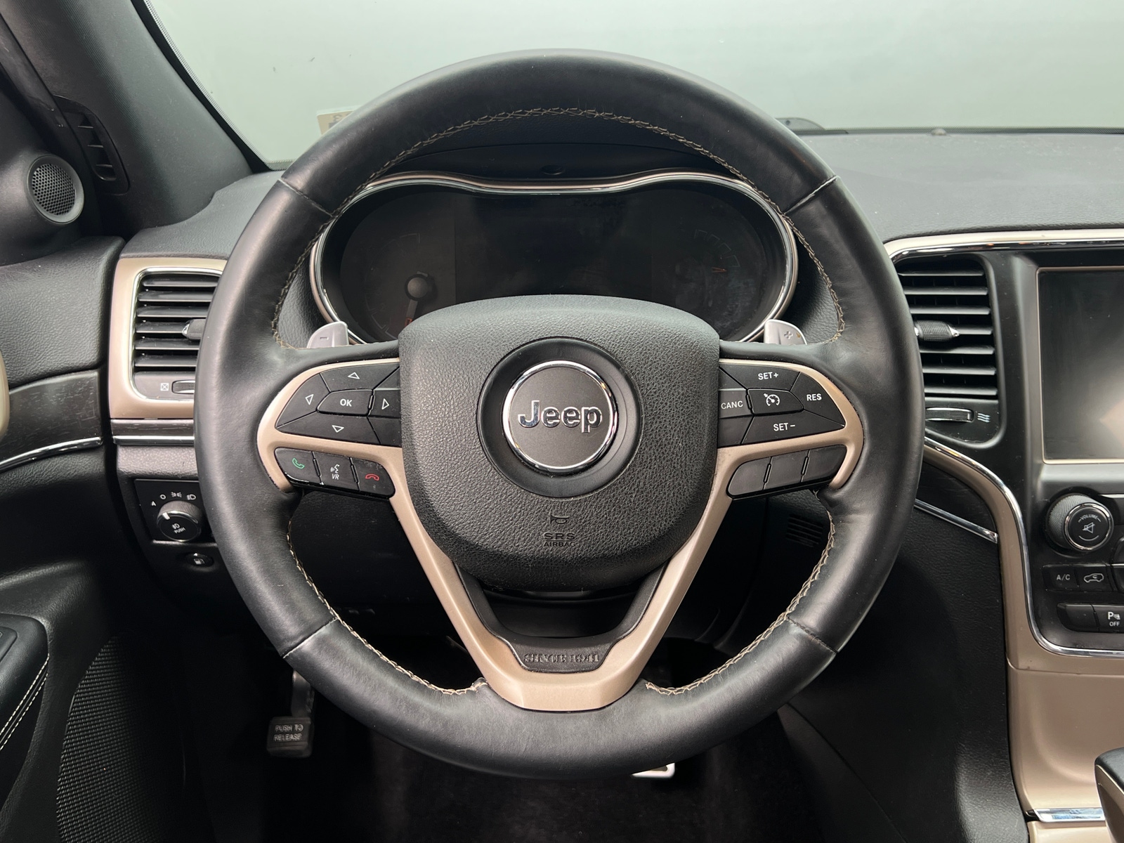 Thumbnail: 2017 Jeep Grand Cherokee - 4