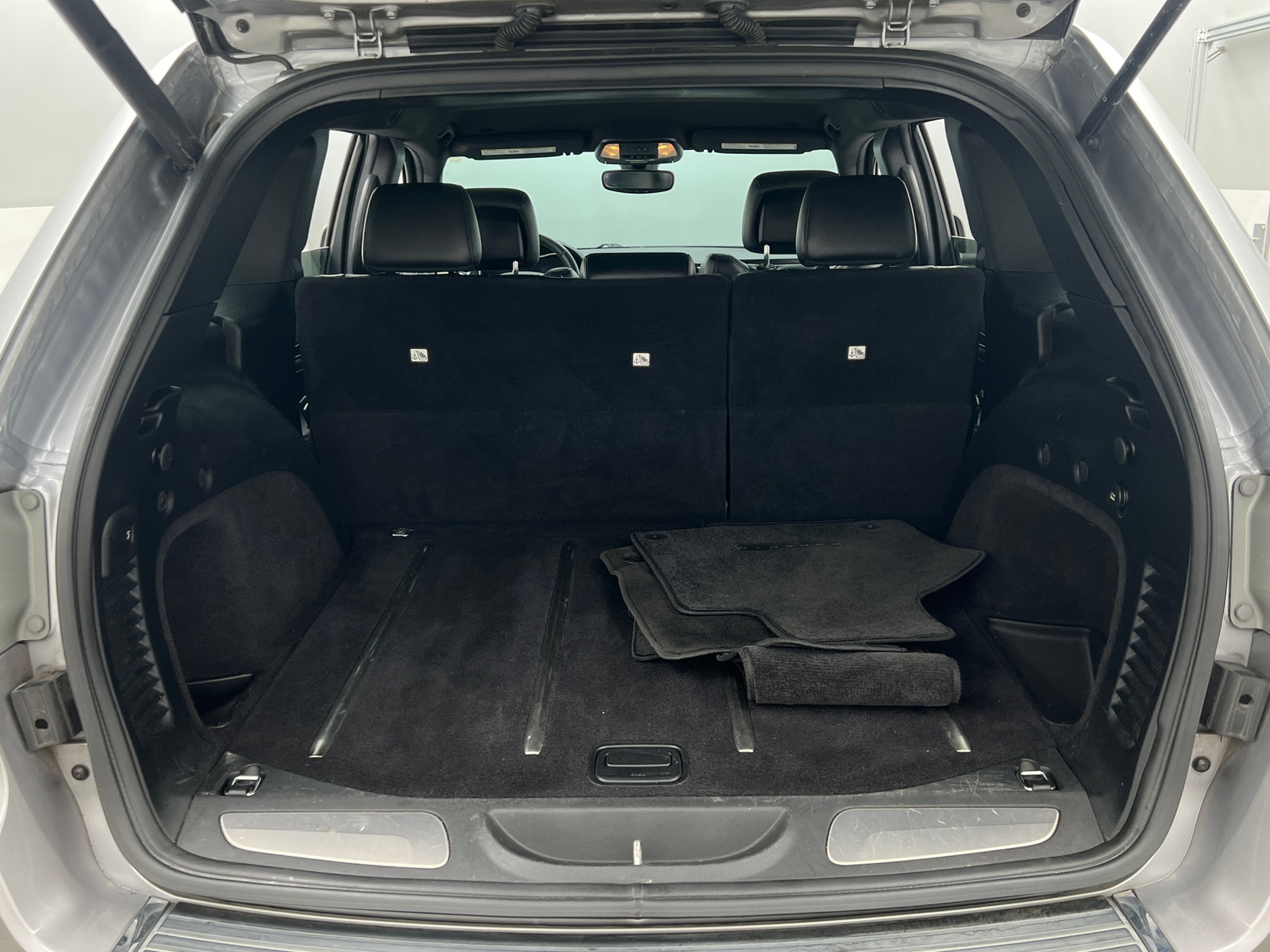 Thumbnail: 2017 Jeep Grand Cherokee - 6