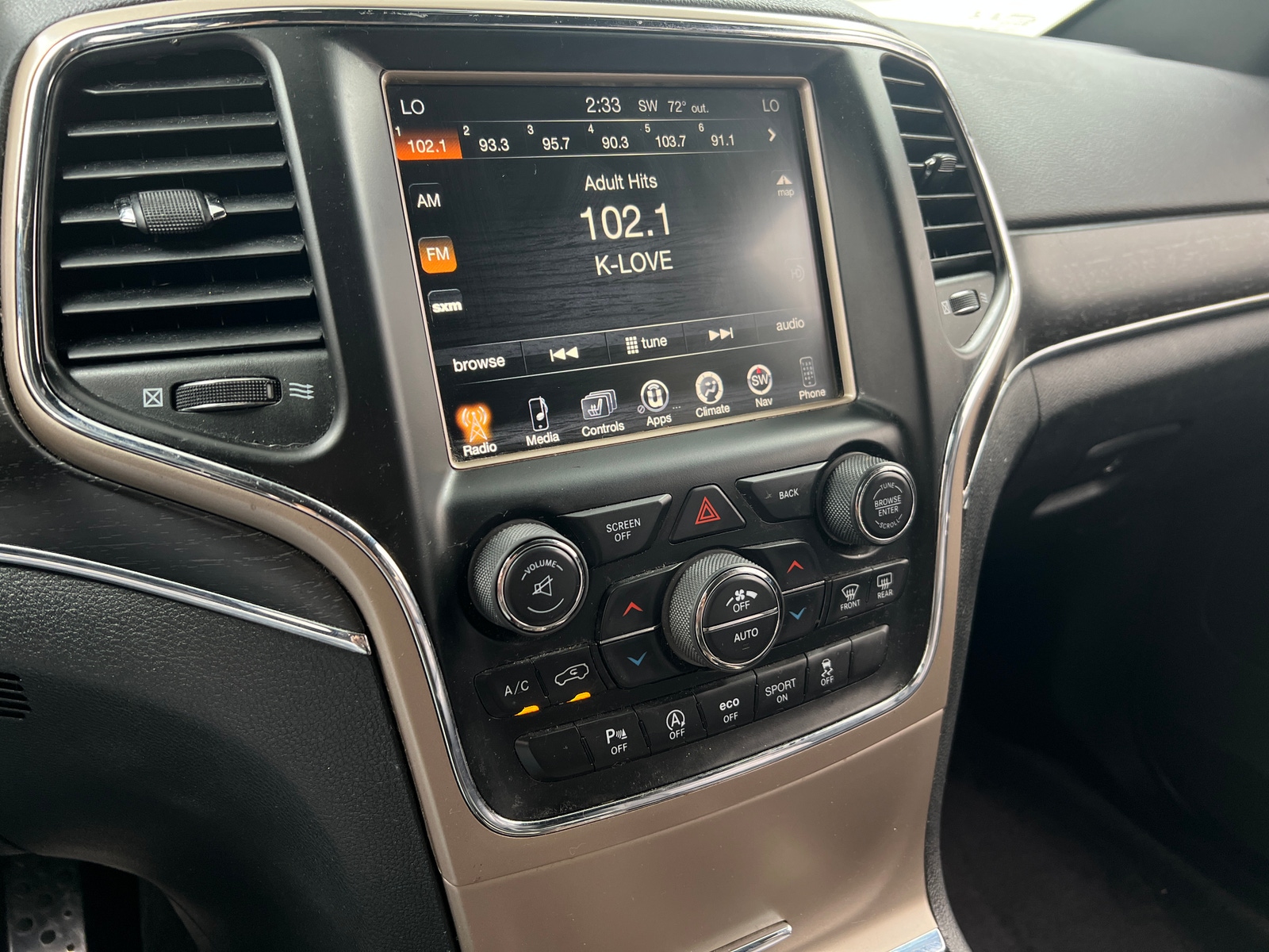 Thumbnail: 2017 Jeep Grand Cherokee - 3