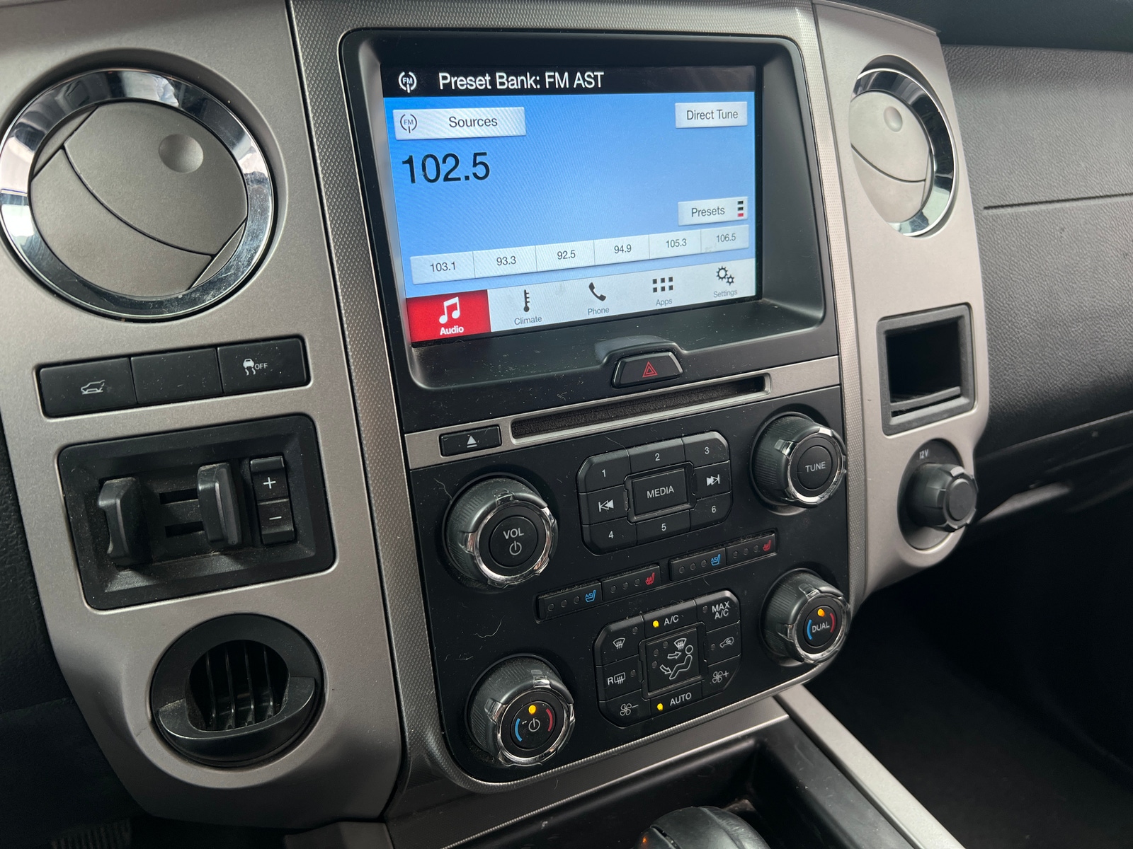 Thumbnail: 2017 Ford Expedition - 4