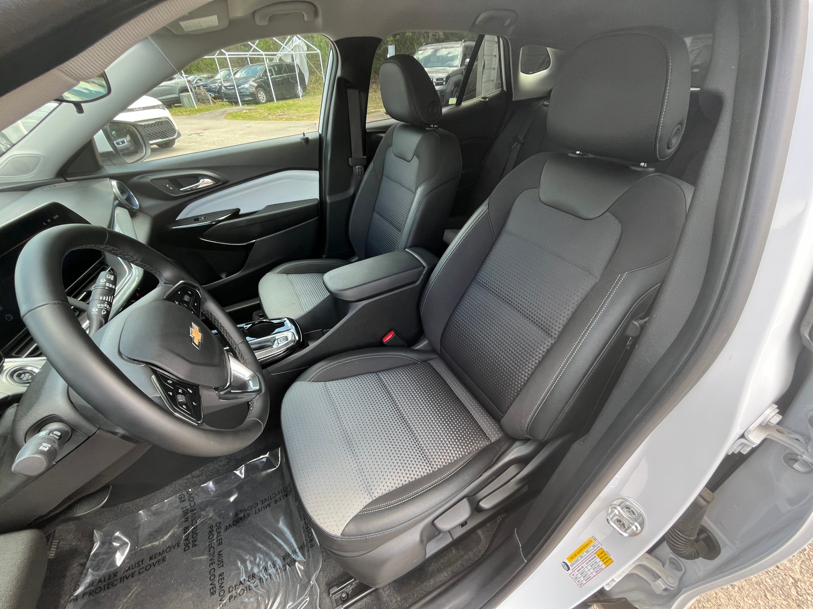 Thumbnail: 2025 Chevrolet Trax - 2