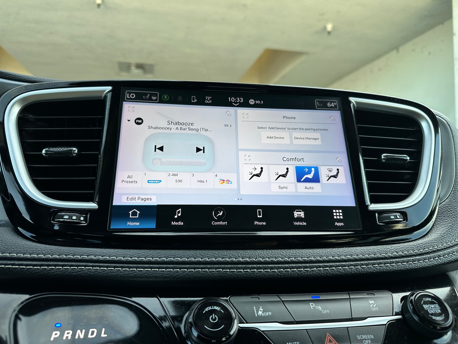 Thumbnail: 2023 Chrysler Pacifica - 4