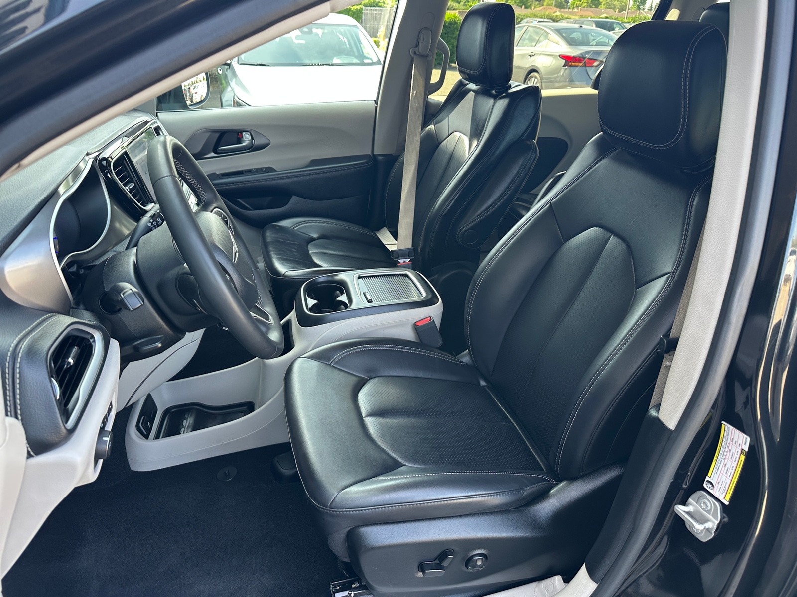 Thumbnail: 2023 Chrysler Pacifica - 2