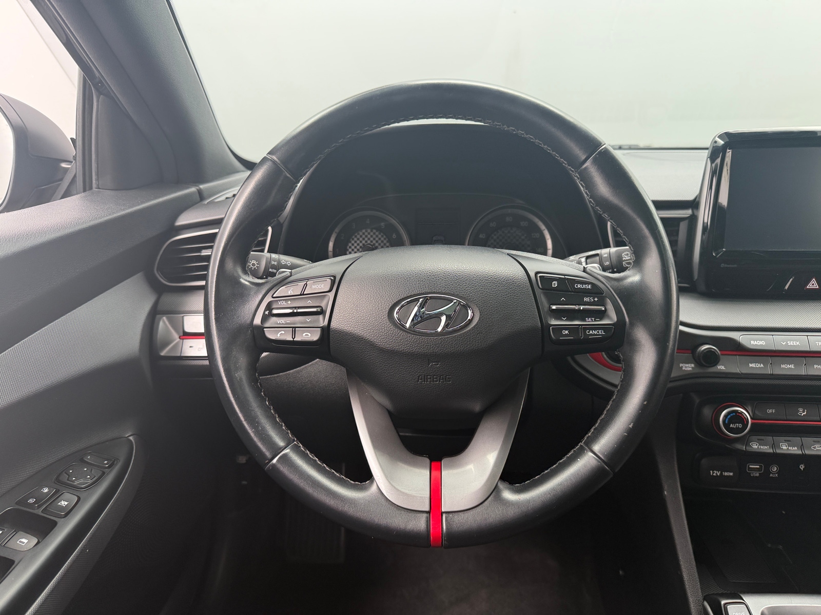 Thumbnail: 2020 Hyundai Veloster - 5