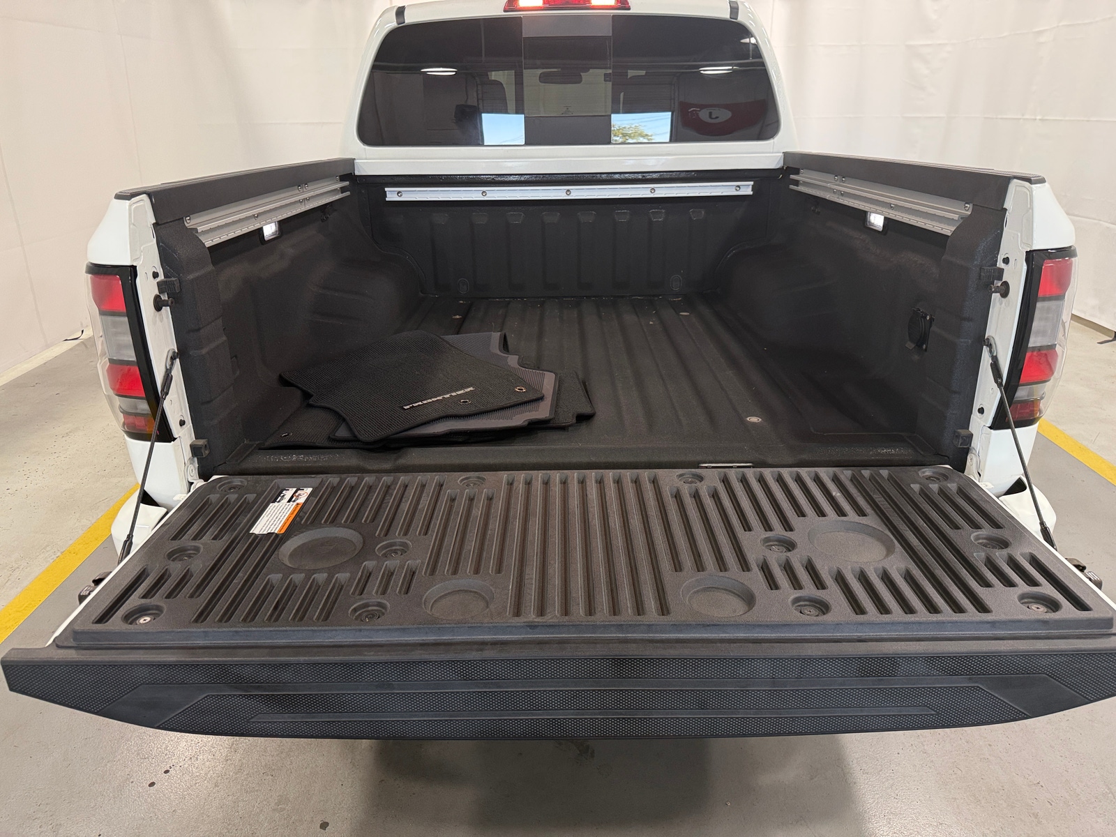 Thumbnail: 2025 Nissan Frontier - 7