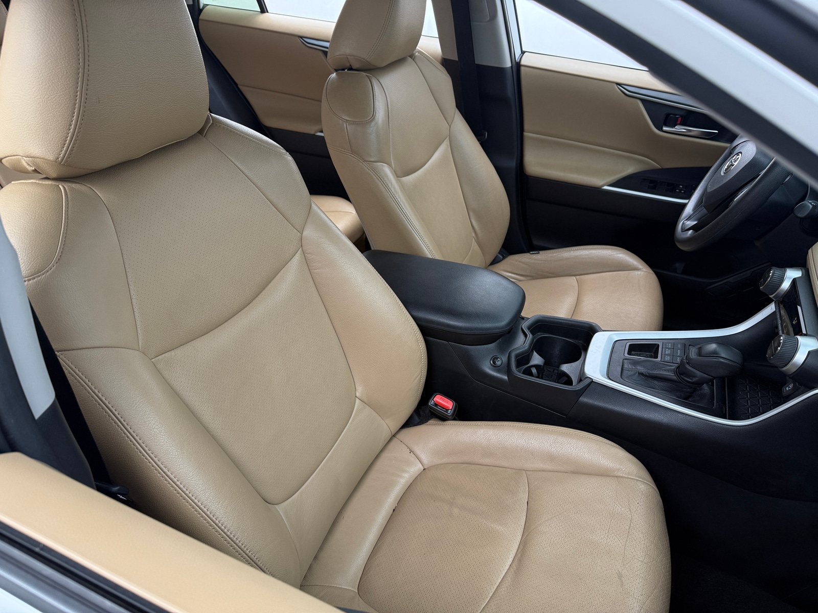 Thumbnail: 2020 Toyota RAV4 - 2