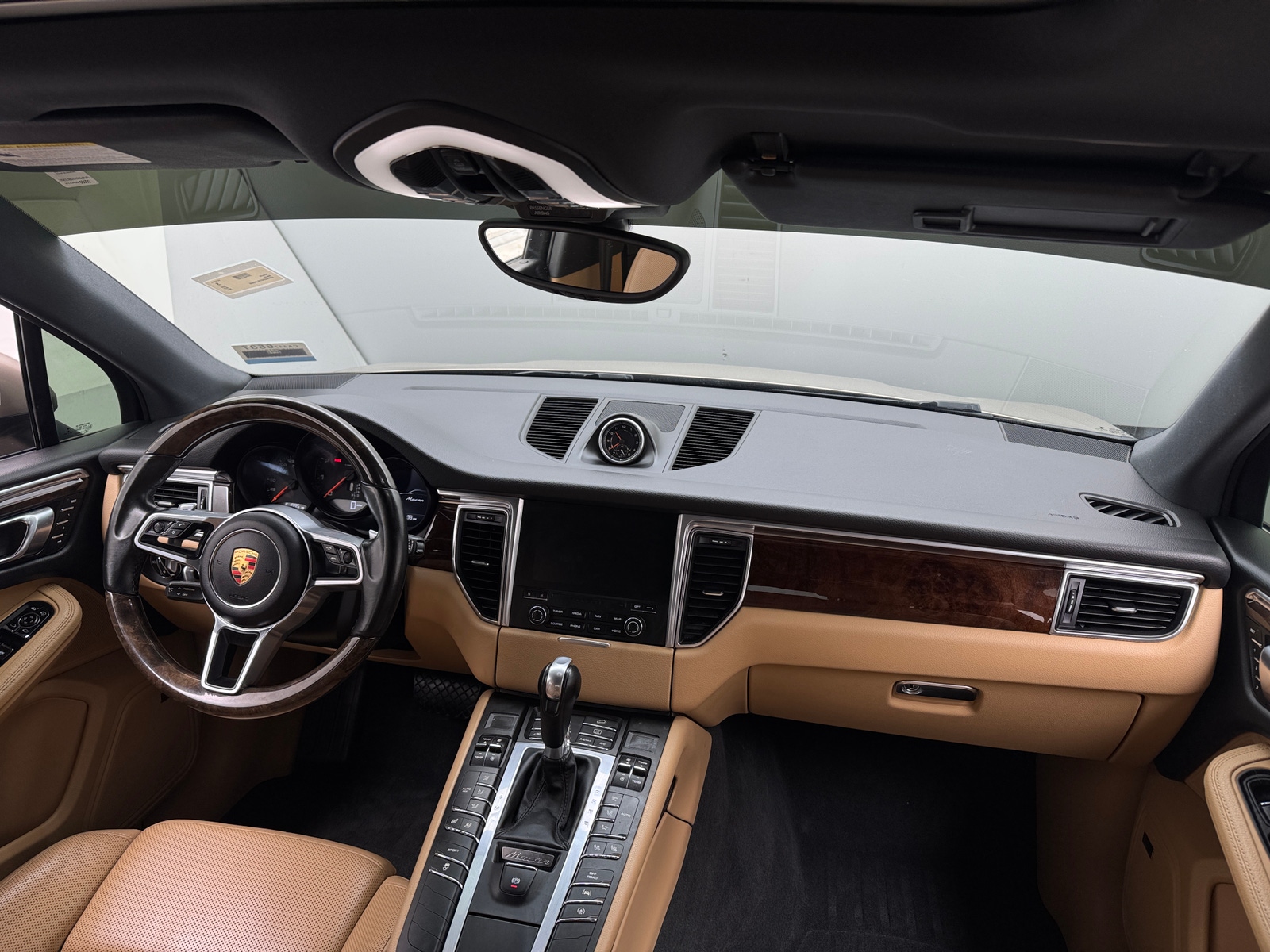 Thumbnail: 2017 Porsche Macan - 2