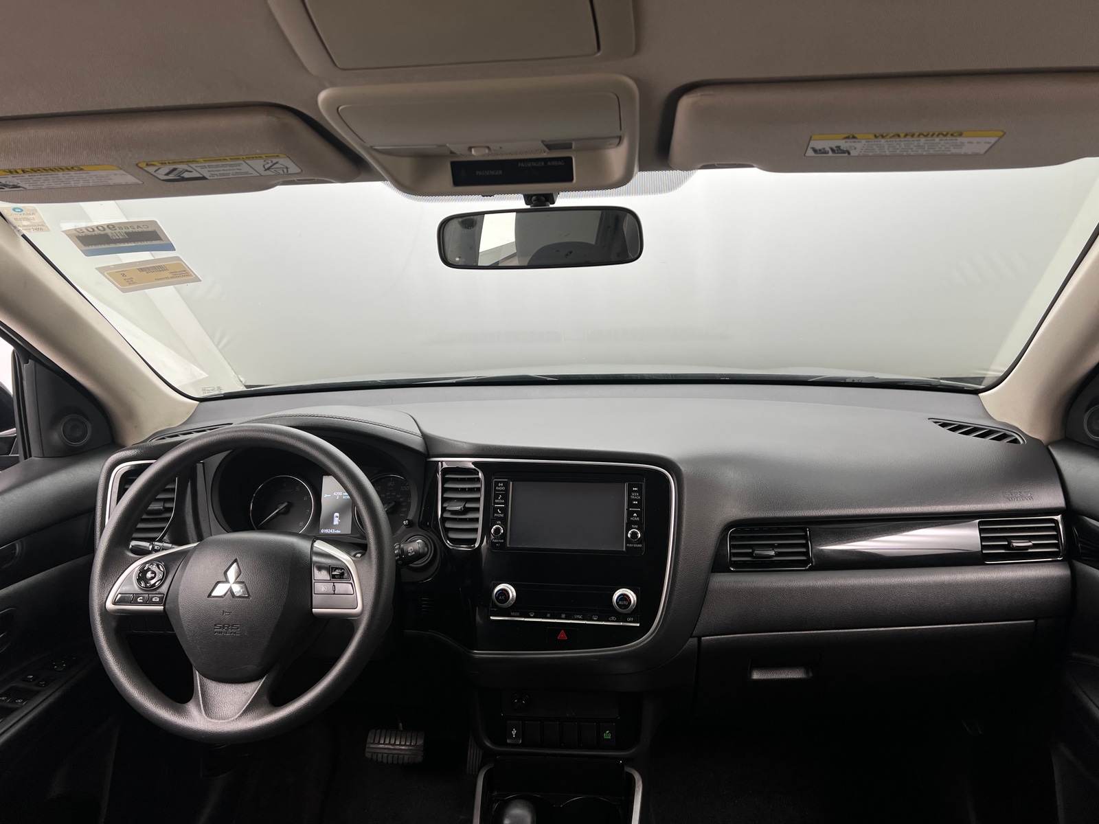 Thumbnail: 2020 Mitsubishi Outlander - 3