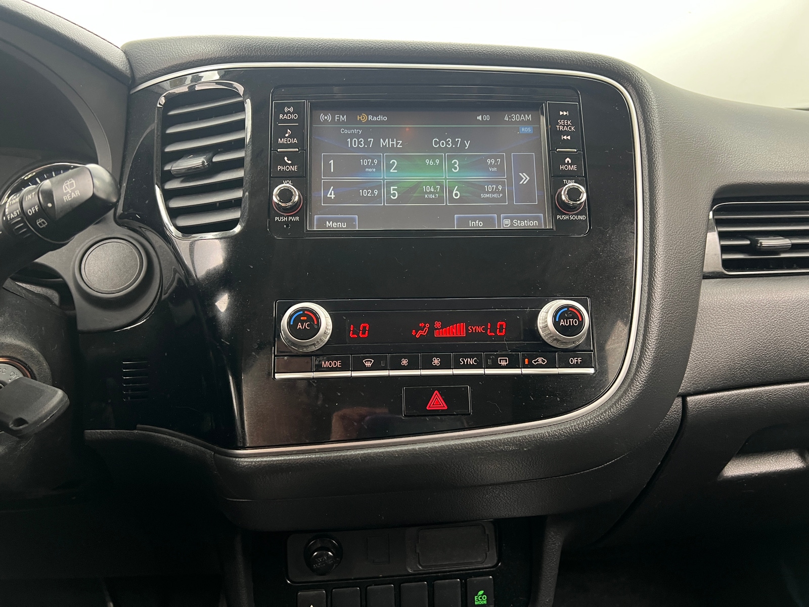 Thumbnail: 2020 Mitsubishi Outlander - 4