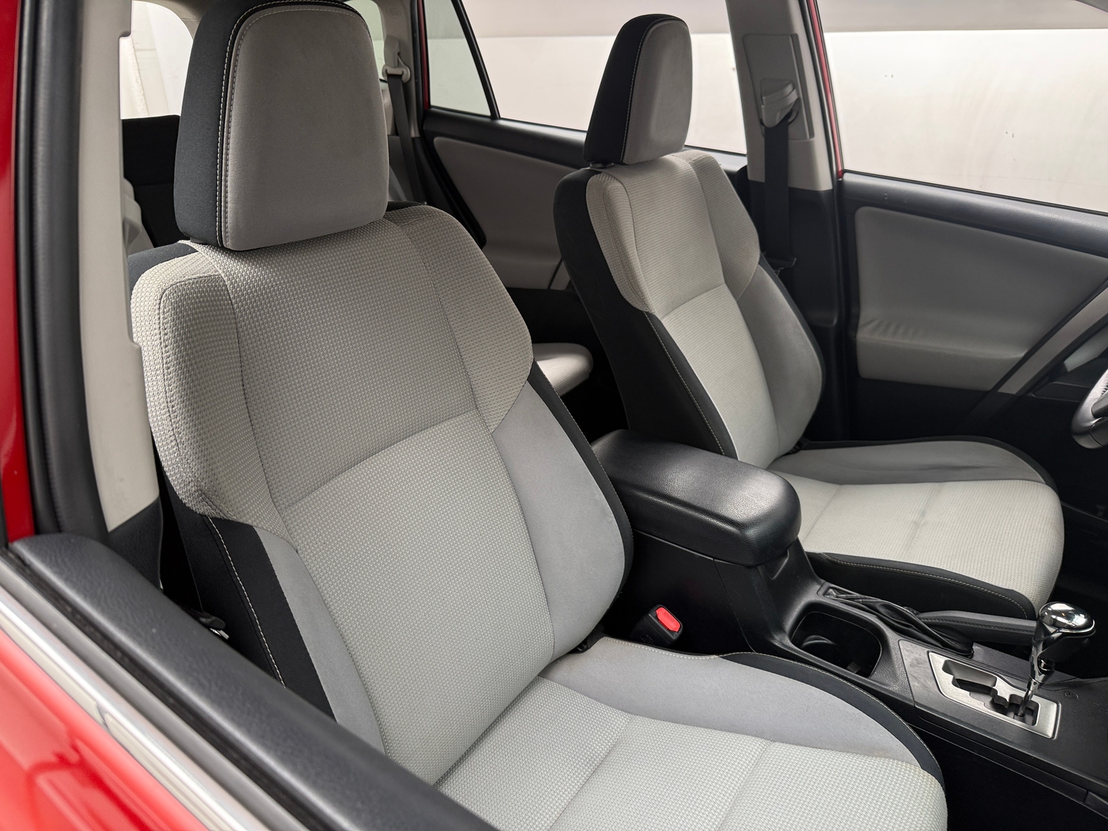 Thumbnail: 2016 Toyota RAV4 - 2