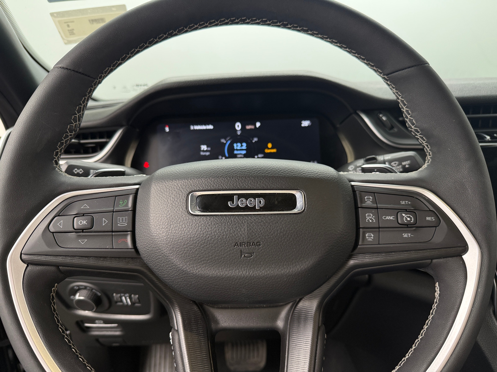 Thumbnail: 2025 Jeep Grand Cherokee - 4