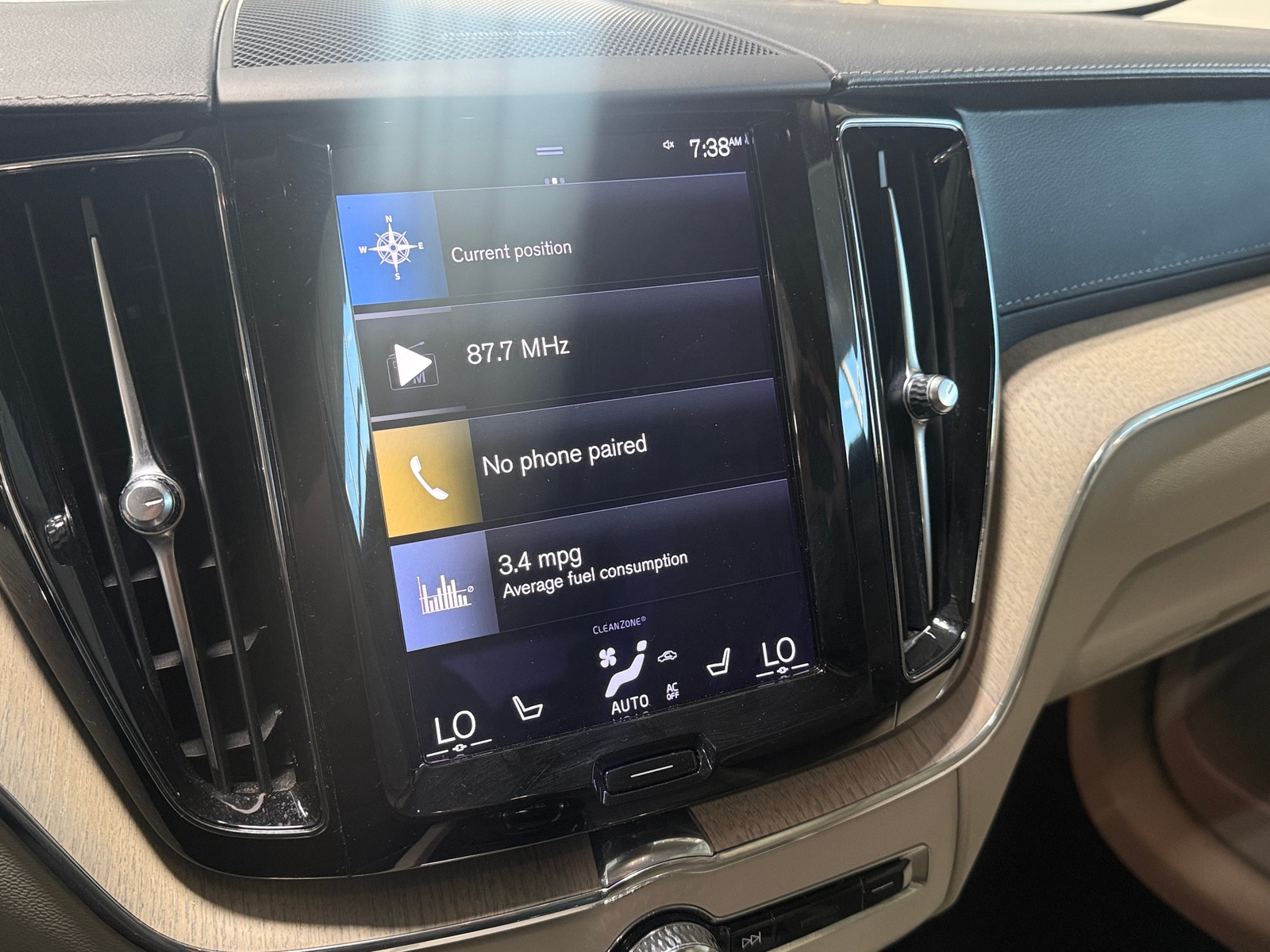 Thumbnail: 2021 Volvo XC60 - 3