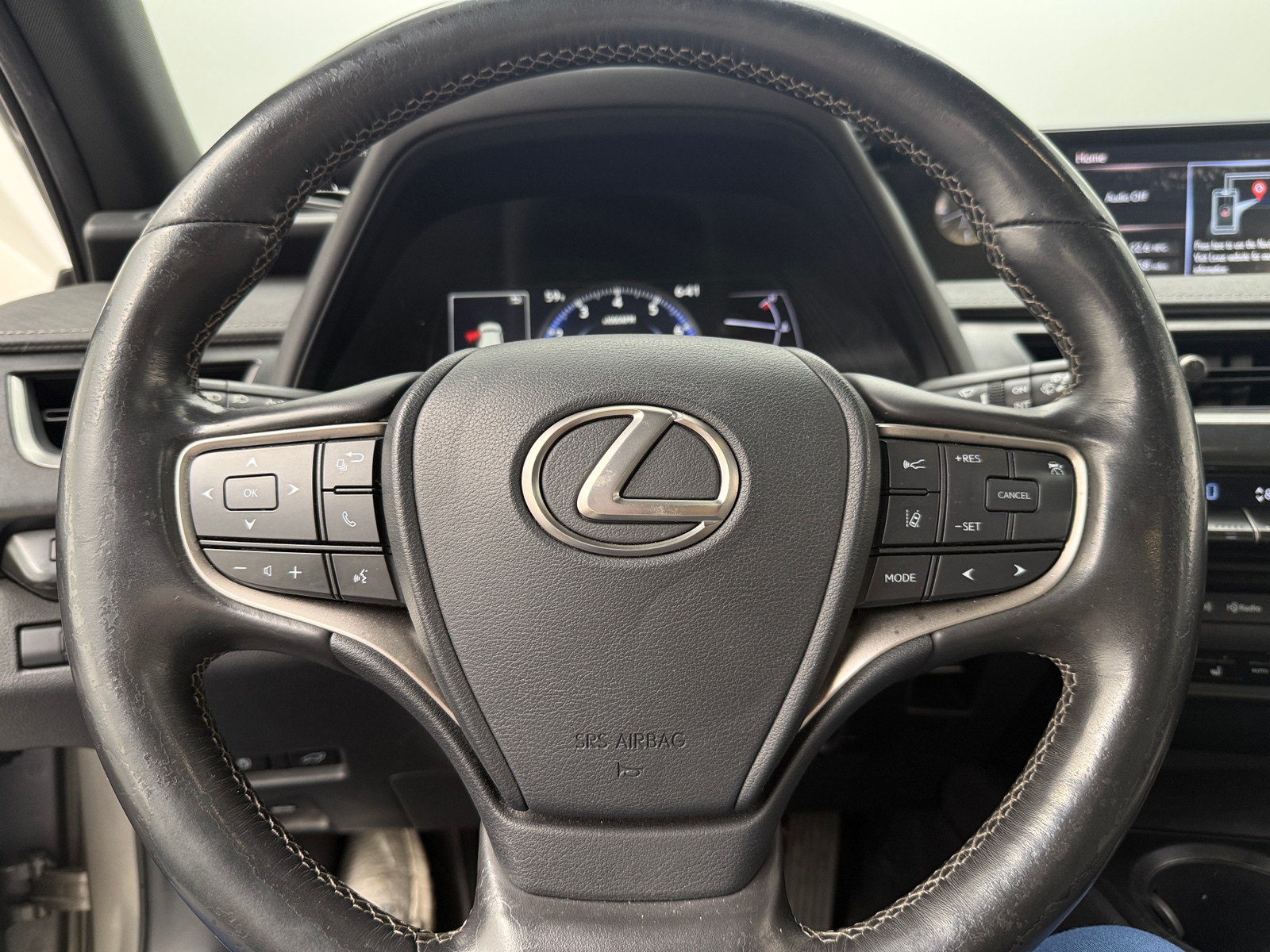 Thumbnail: 2020 Lexus UX - 4