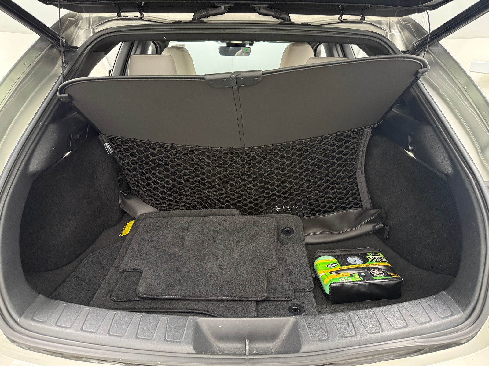 Thumbnail: 2020 Lexus UX - 6