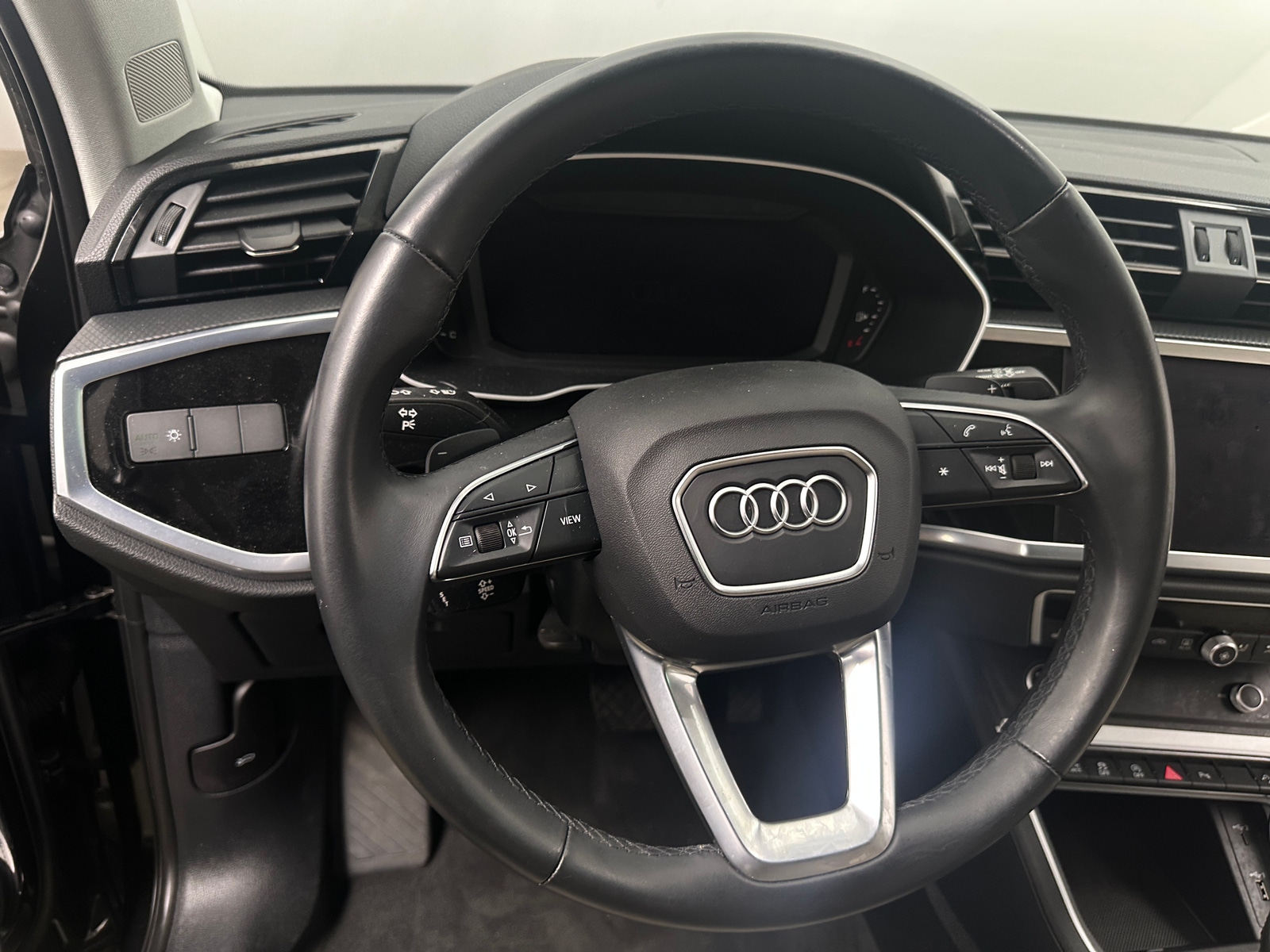 Thumbnail: 2021 Audi Q3 - 4