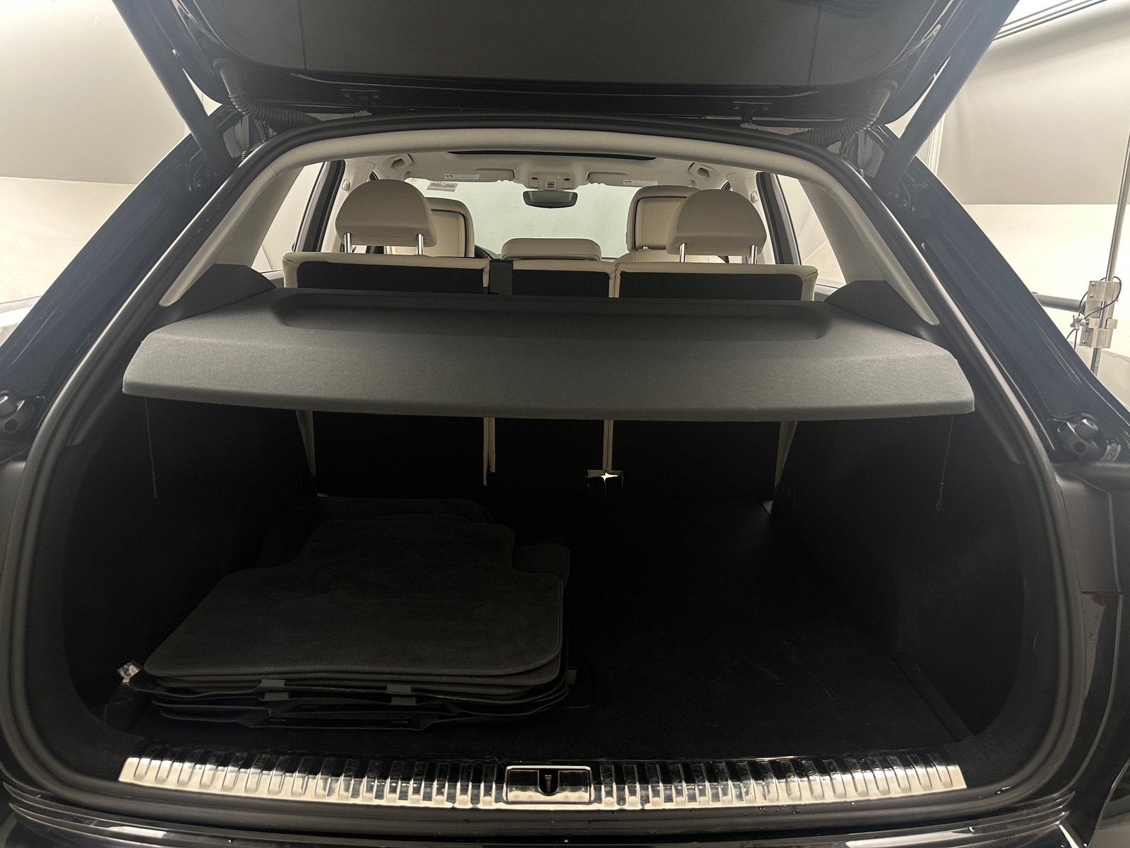 Thumbnail: 2021 Audi Q3 - 6