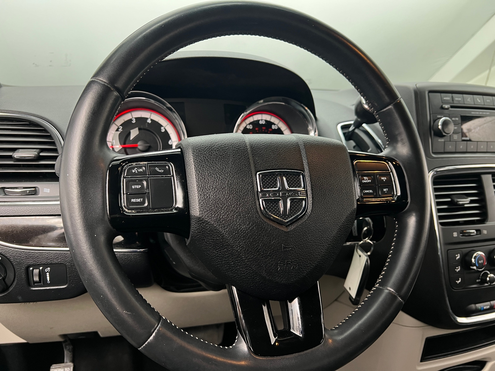 Thumbnail: 2016 Dodge Grand Caravan - 5